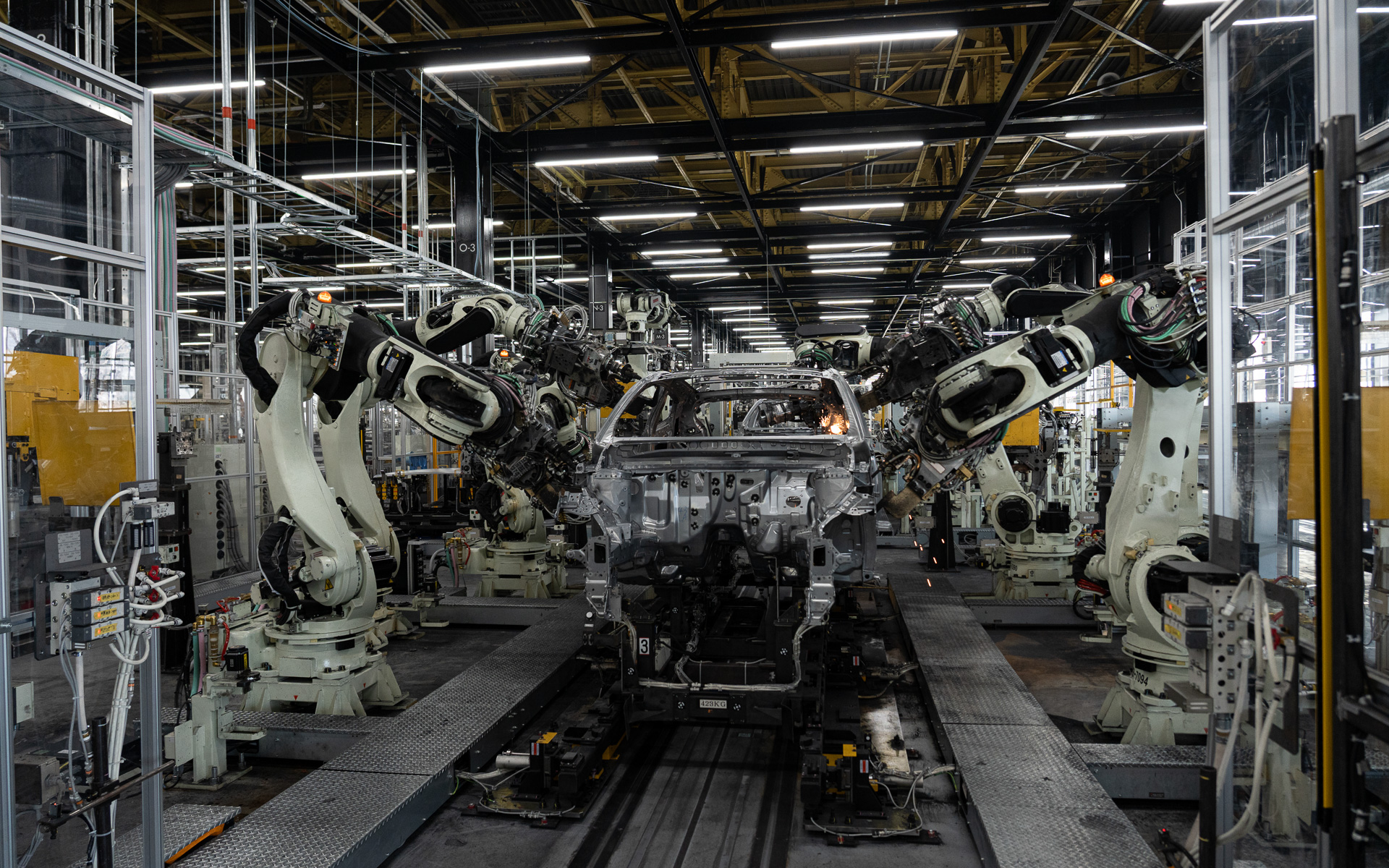 溶接の個所ではラインが築かれているが、地面の掘り込みはされていない