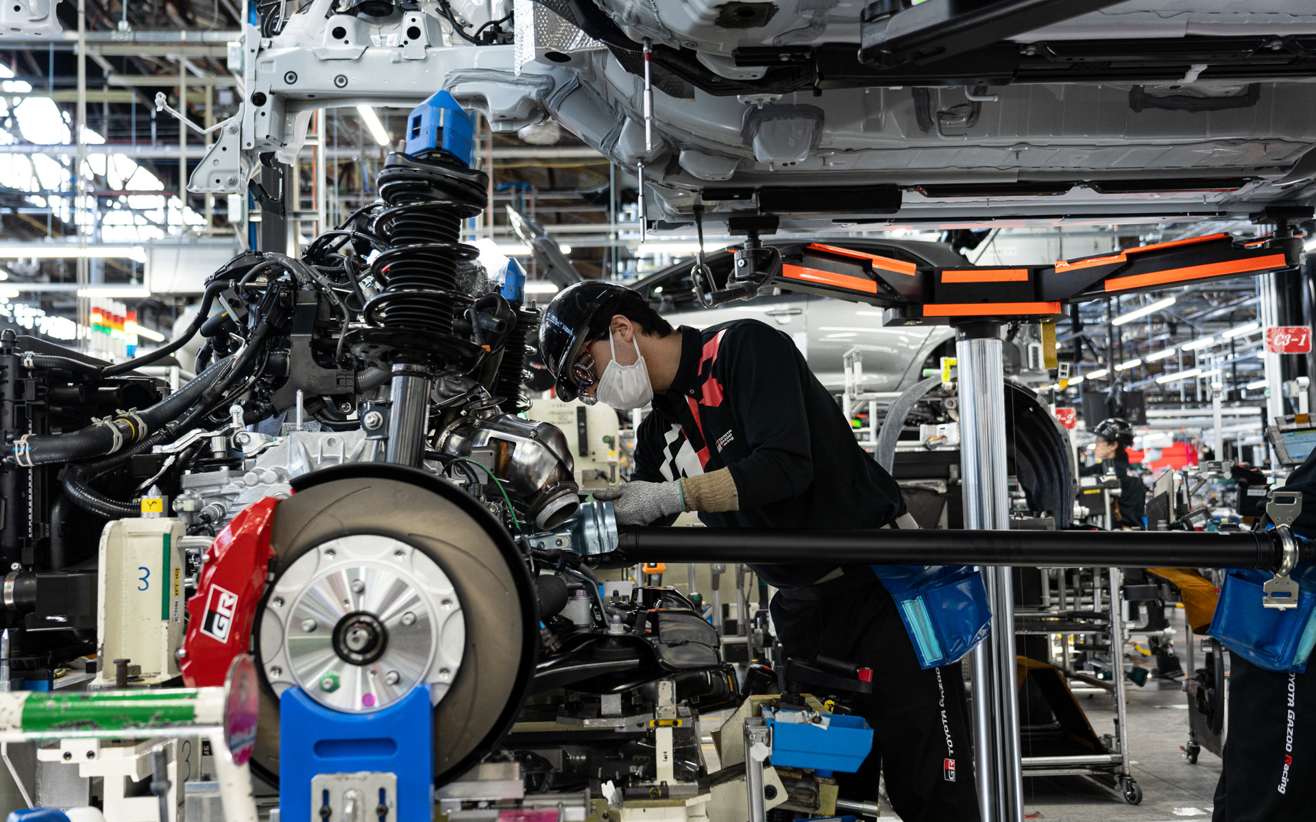 パワートレーンと足まわりの搭載