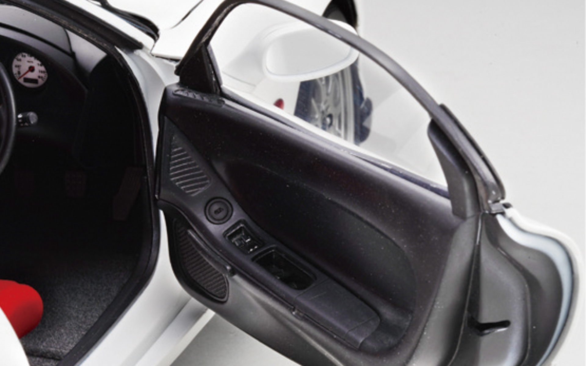 ドアポケットやスイッチ類もそのまま