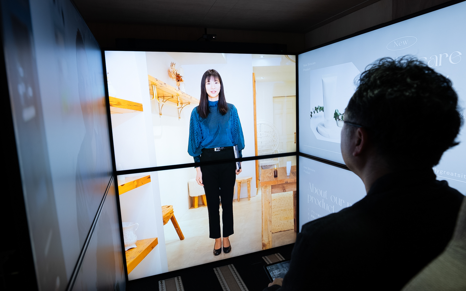 シミュレーションルームの中にいながら別の空間を体験