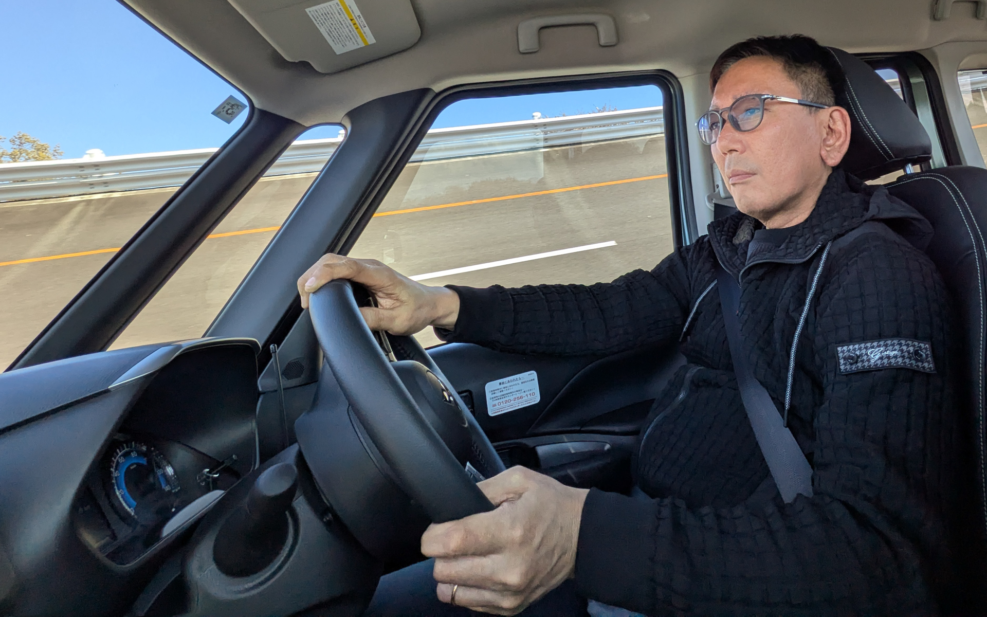 オープンカントリーH/T IIの車室内は後席を含め、オープンカントリーR/Tよりもかなり静か