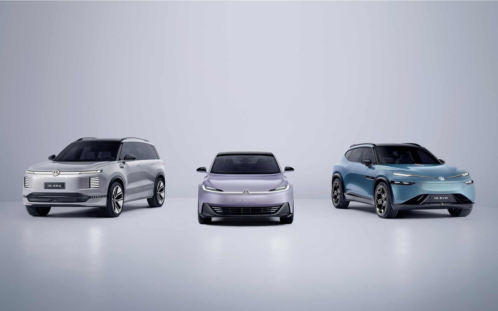 上海モーターショー2025に先駆けて公開されたコンセプトカー3モデル。左から「ID.ERA」「ID.AURA」「ID.EVO」