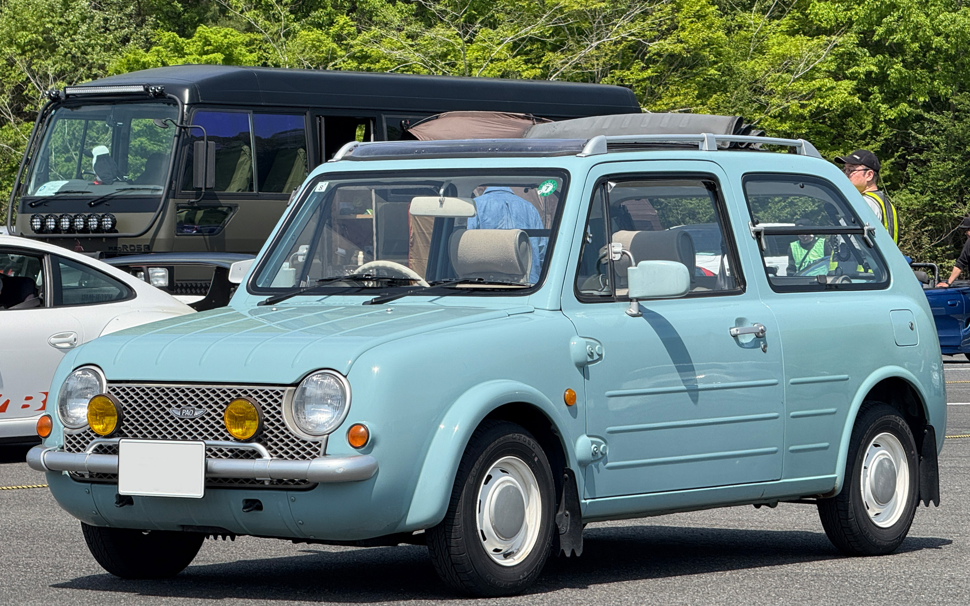 30年以上前に生産された日産「パオ」では、振動やノイズの低減効果を感じられた