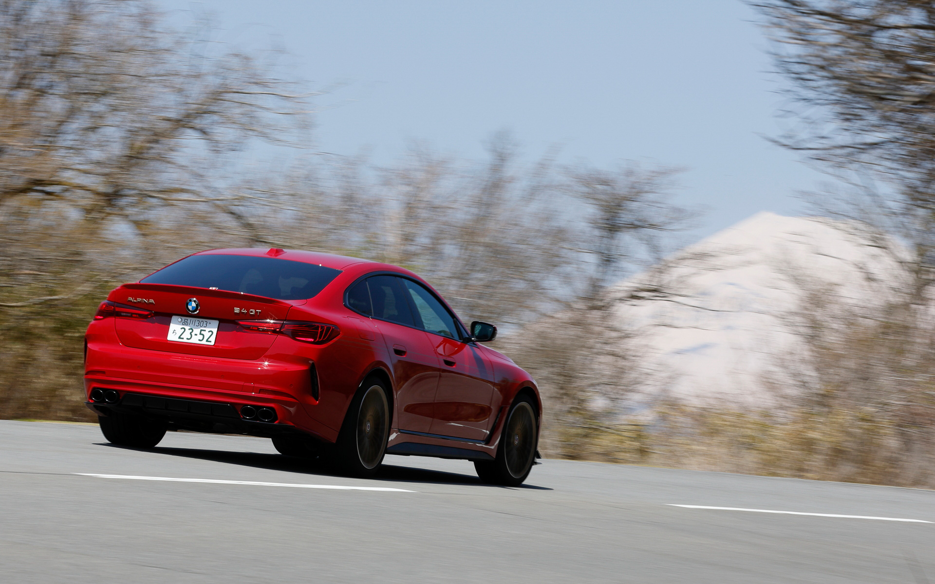 わずかに切った分だけヨーと横Gが出て、そのとおりに曲がることが可能。気づいたら行きたい方向に進んでくれているという印象だ