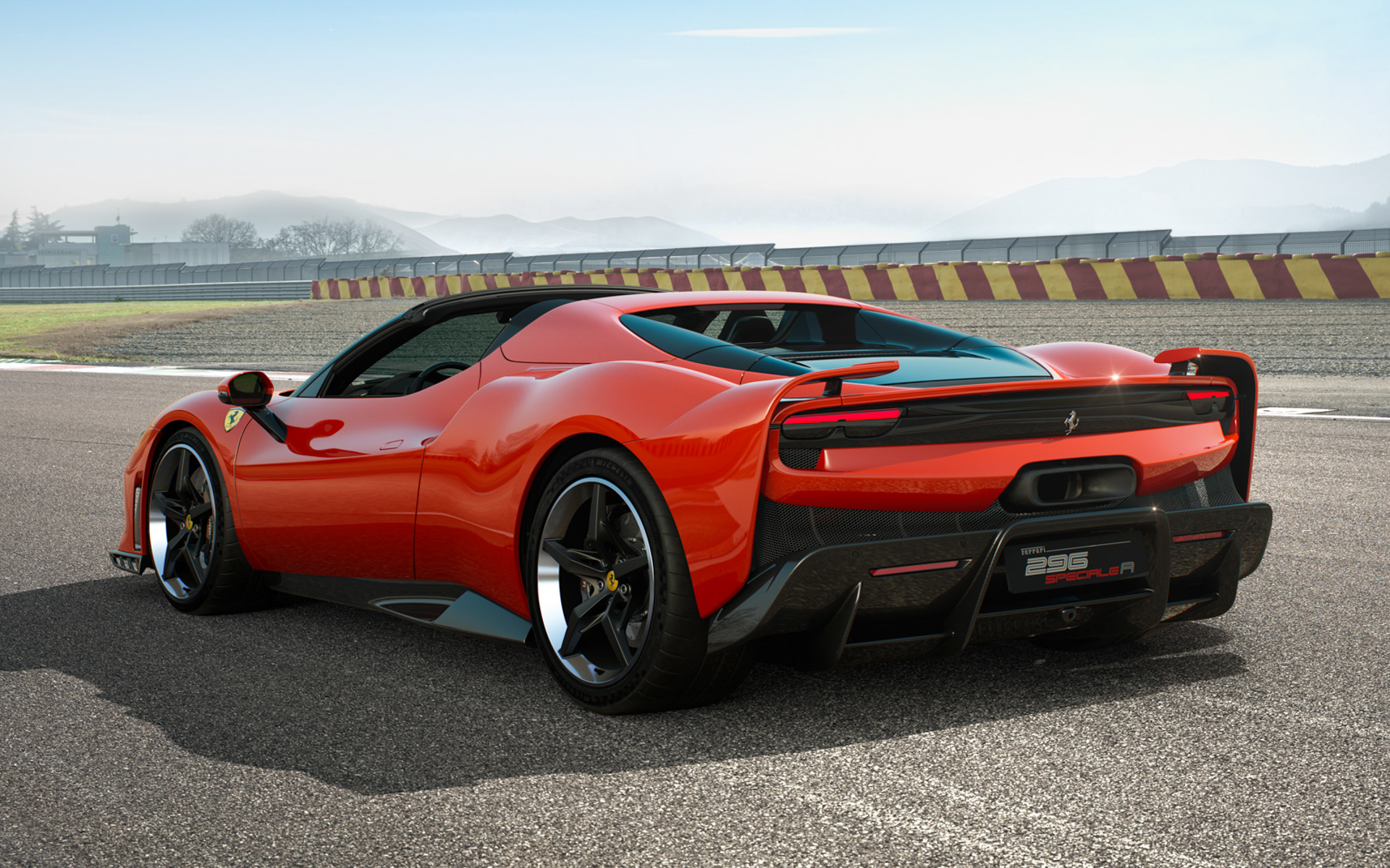 RHT（リトラクタブル・ハード・トップ）モデルの「296スペチアーレA」