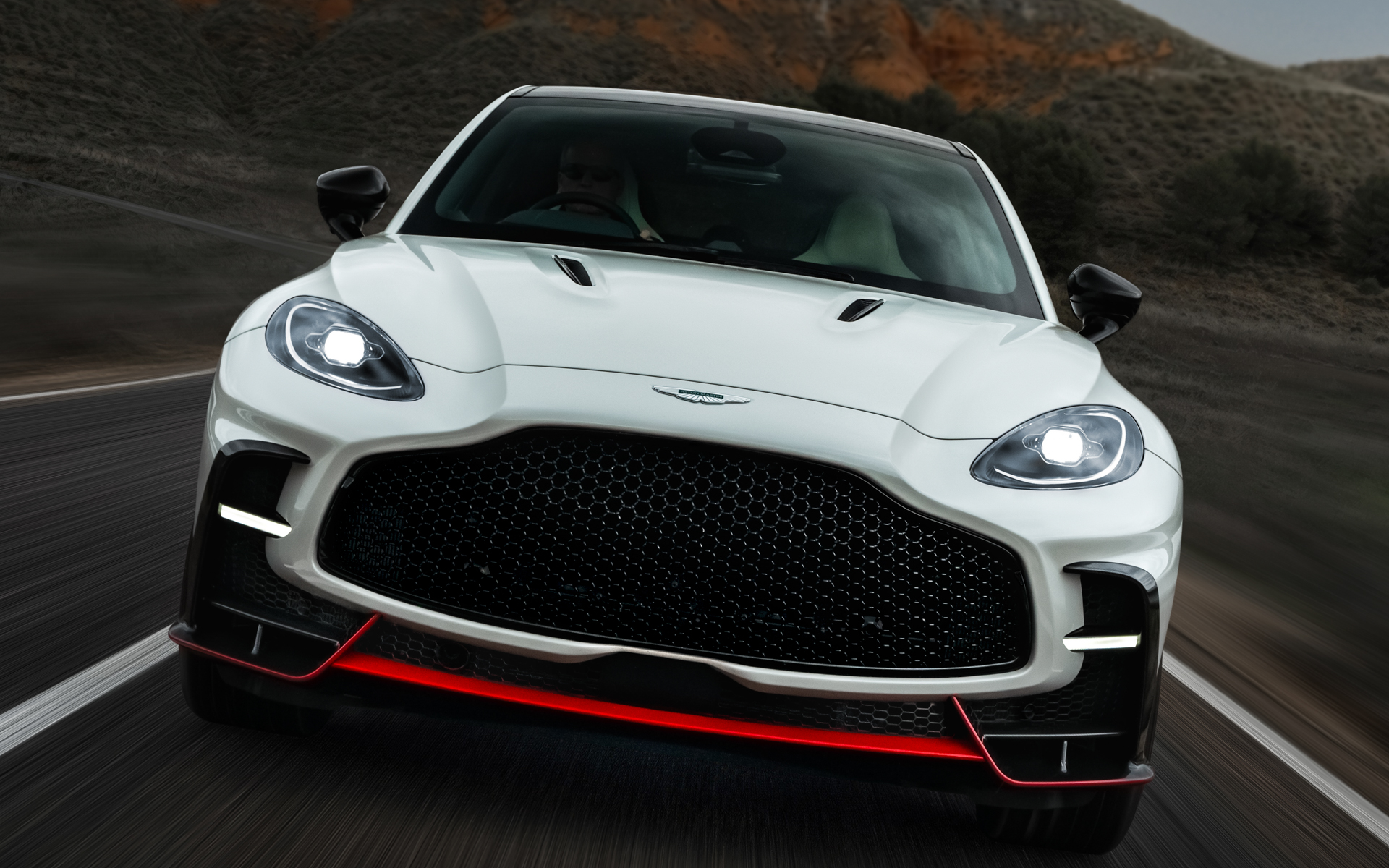 DBX Sは現在オーダー受け付け中