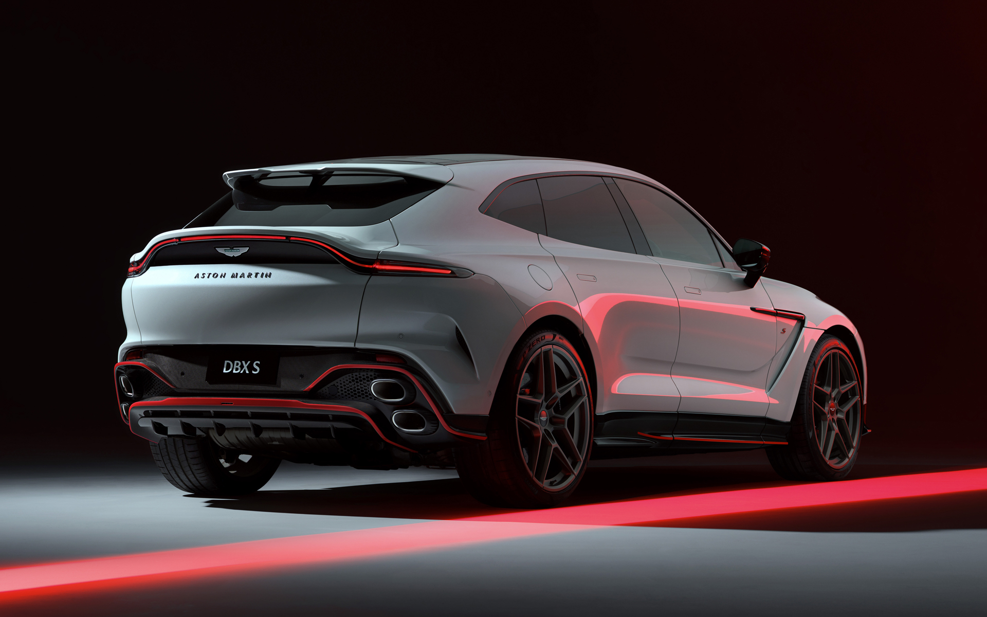 DBXのフラグシップとなる新型「DBX S」