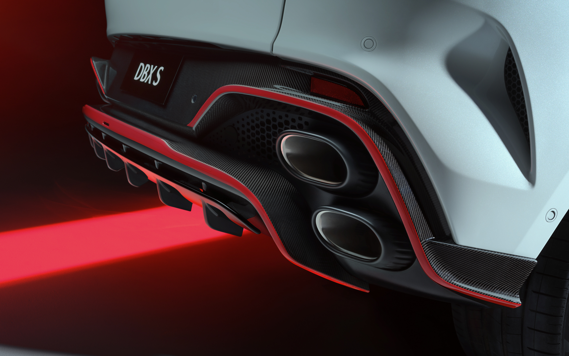 縦並びの新型クアッド・エキゾースト