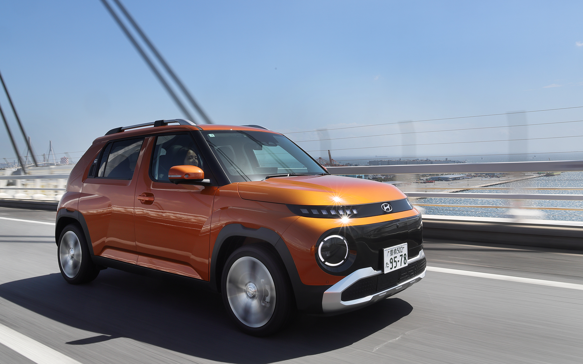 高速道路を走るインスター