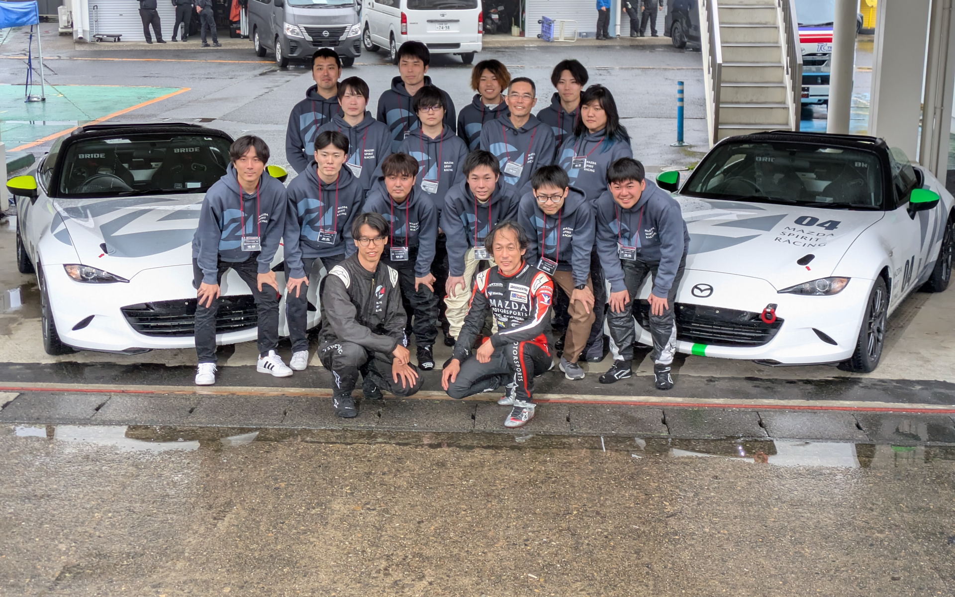 筑波サーキット・コース2000での記念撮影