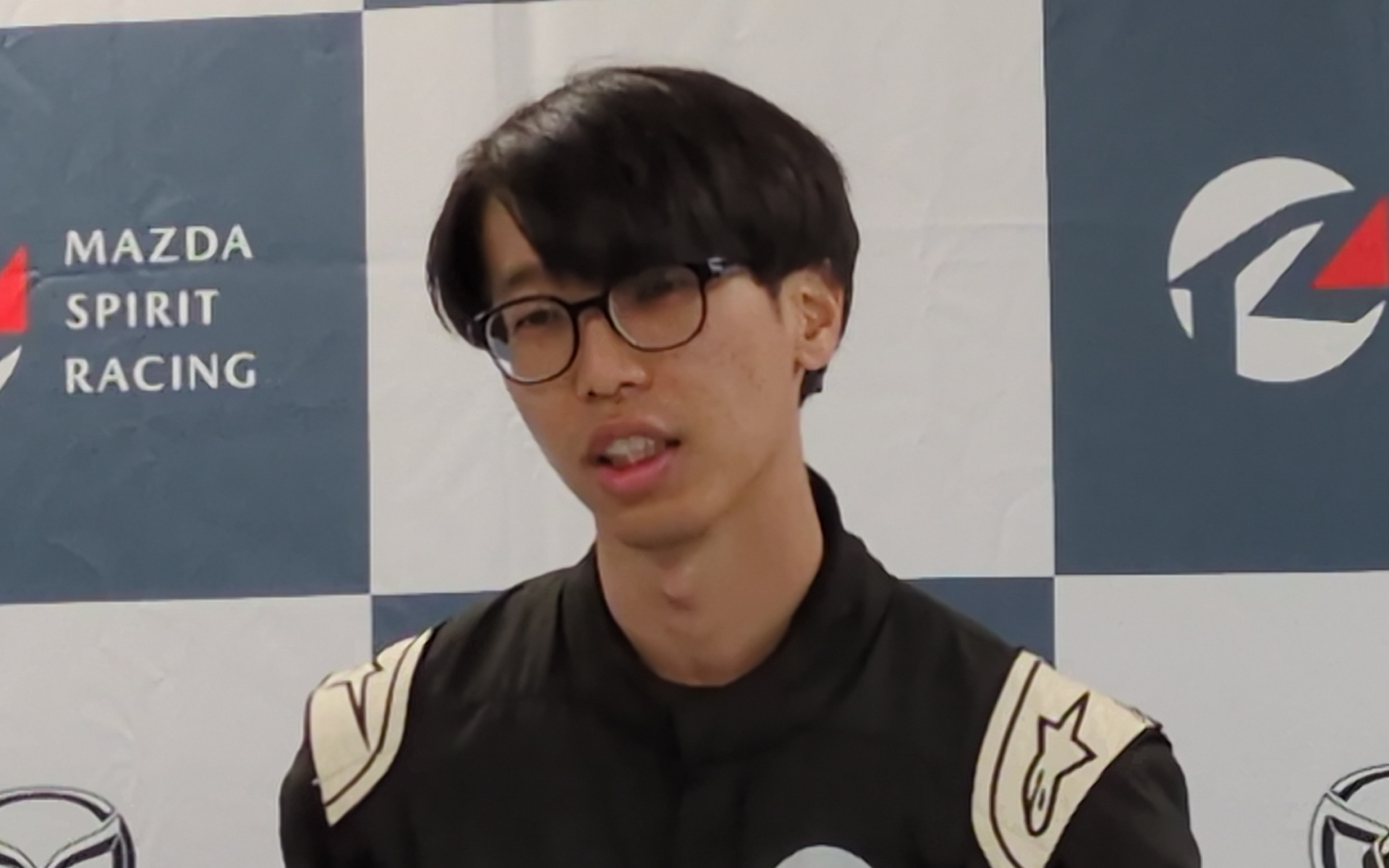 バーチャルからリアルへの道の1期生である三宅陽大インストラクター