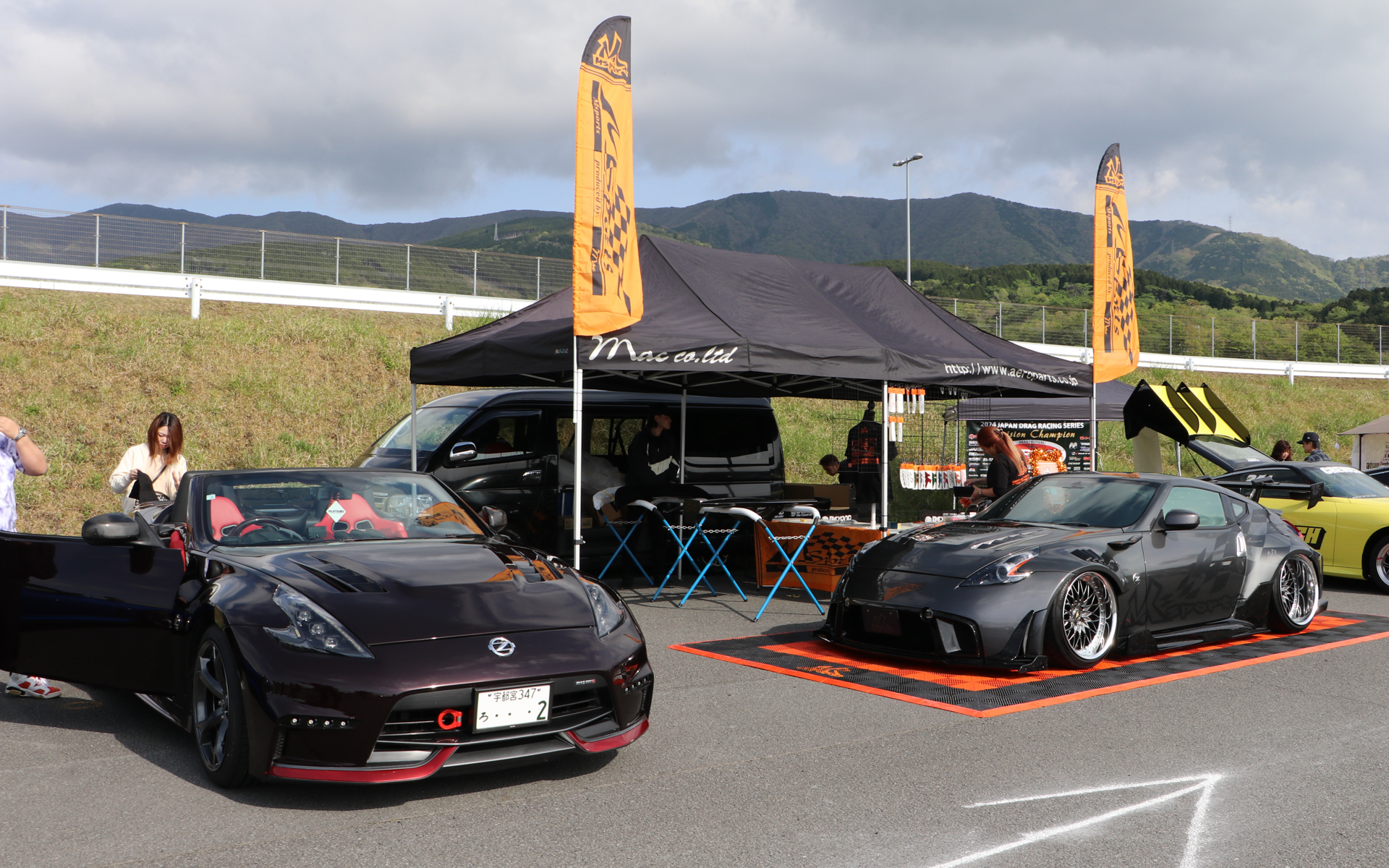 <a href="https://msports-mac.com/" class="n" target="_blank">Mスポーツ（マック）</a>のデモカー（Z34ロードスター、Z34）