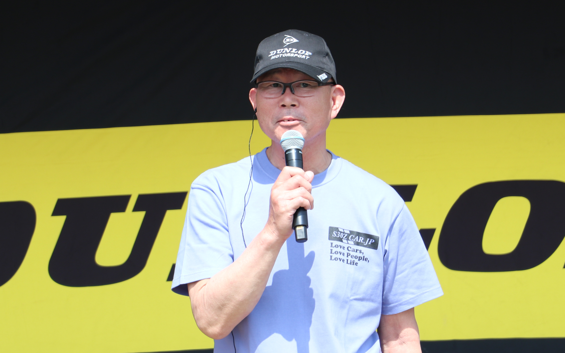 S30ZCAR.JPの会長 竹内章氏。2009年はフェアレディZ誕生40周年でもありつつ、「Zの父」と呼ばれる片山豊氏が当時100歳を迎えるという記念すべき年でもあることから、このオールZカーミーティングの開催を企画したという