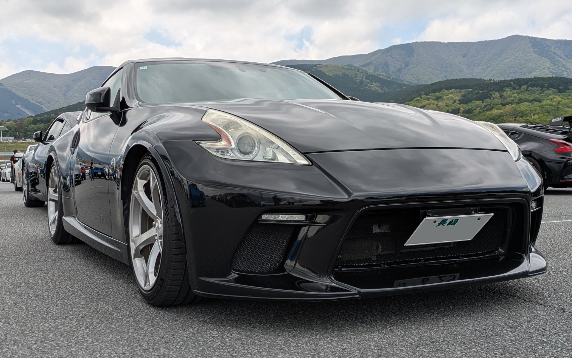 会場には全国各地からフェアレディZオーナーが足を運んでいた