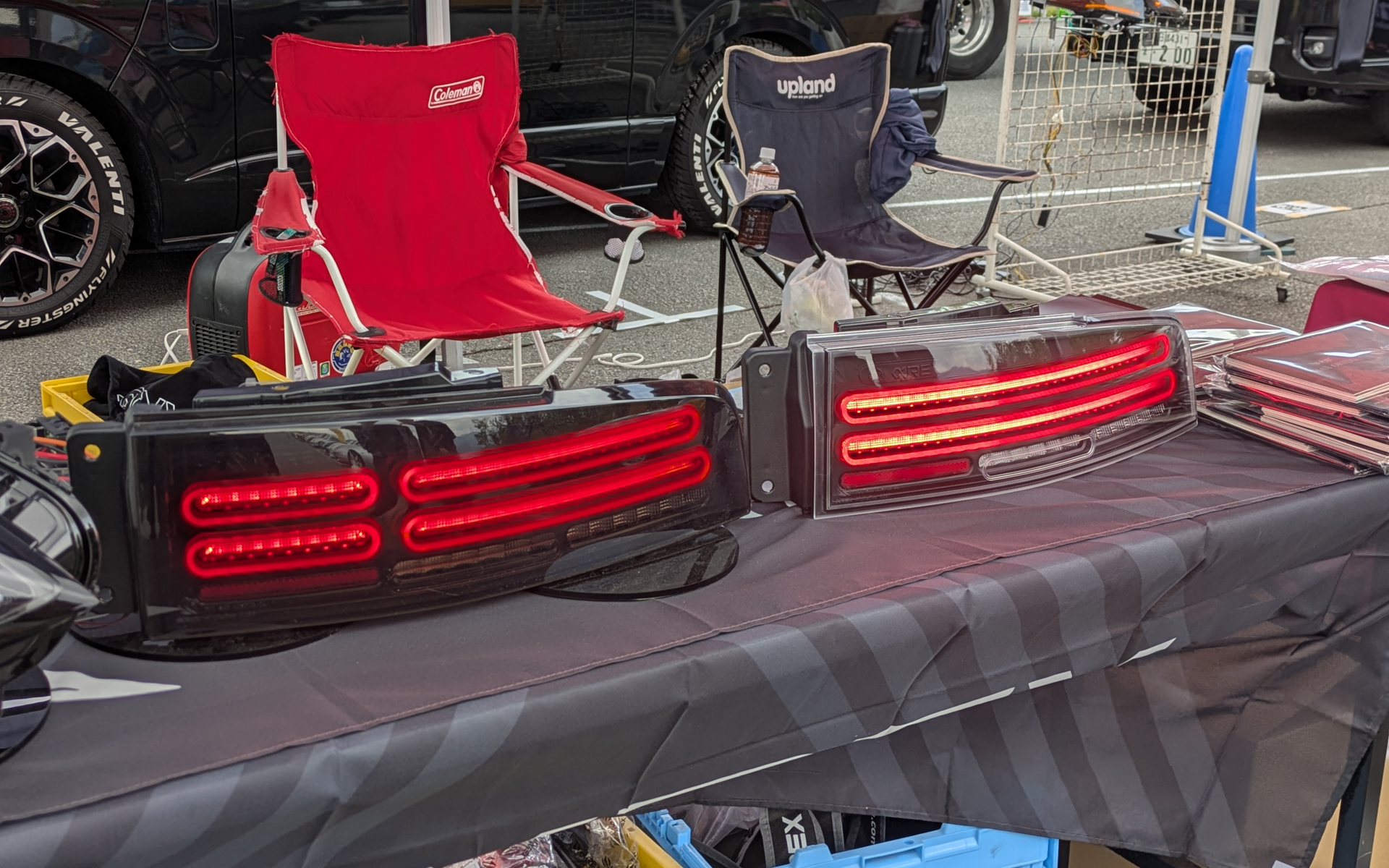 <a href="https://valentijapan.com/" class="n" target="_blank">バレンティ</a>はアメリカから輸入している<a href="https://alpharexjapan.com/" class="n" target="_blank">AlphaRex</a>の製品をディスプレイしていた