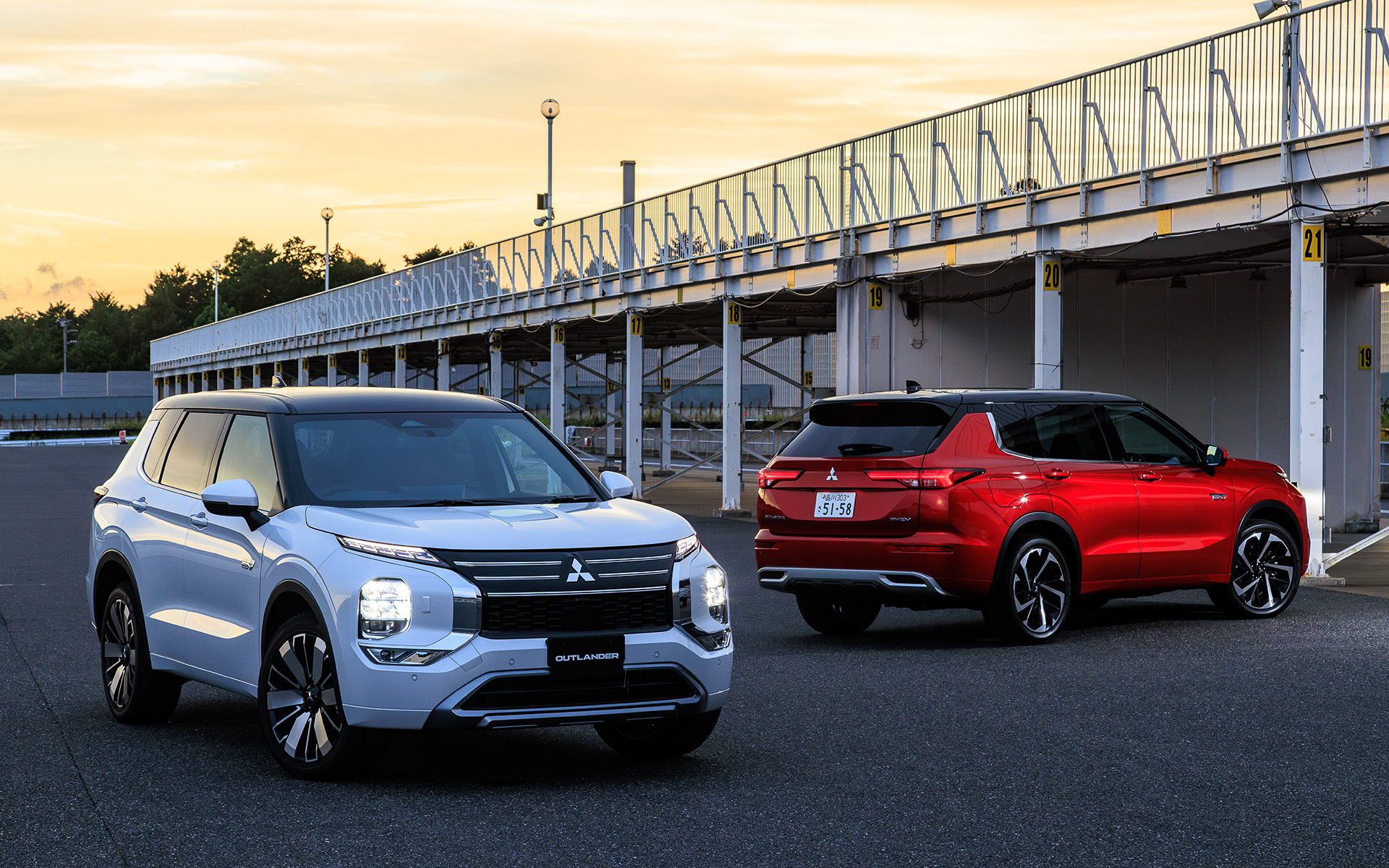 画像は三菱自動車「アウトランダーPHEV」