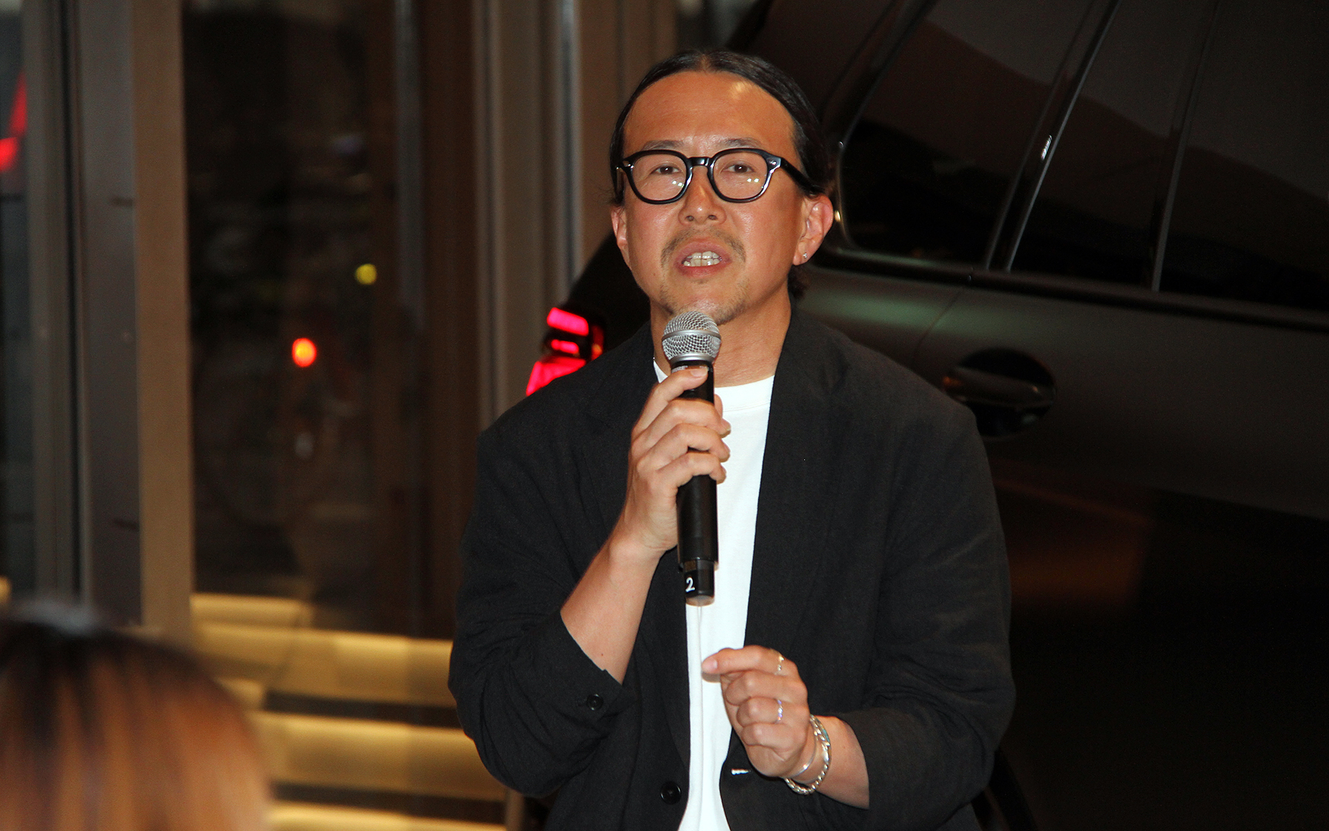 漆蒔絵/螺鈿装飾トリムを担った漆芸家/蒔絵師の服部一齋氏