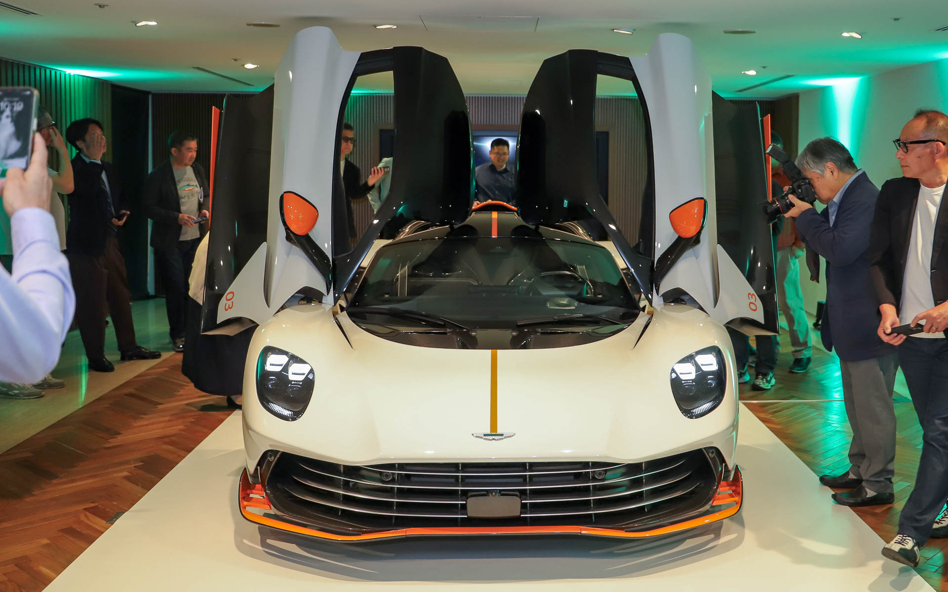 ヴァルハラのボディサイズは全長が4727mm、全幅（ボディ）が2014mm、全高が1161（ドアクローズ）～2106mm（ドアオープン）。ホイールベースは2760mm