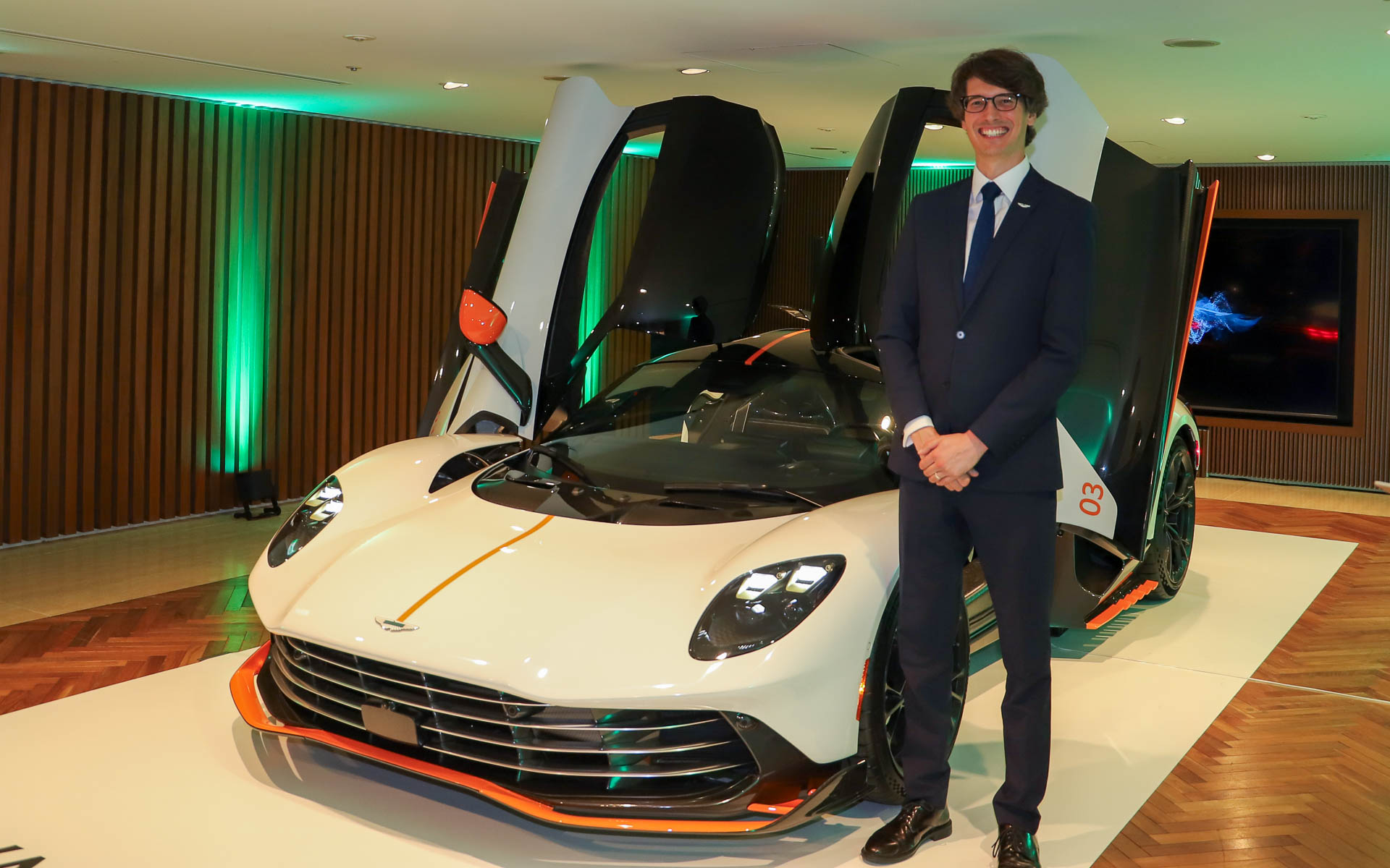 ヴァルハラとサム・ベネッツ氏