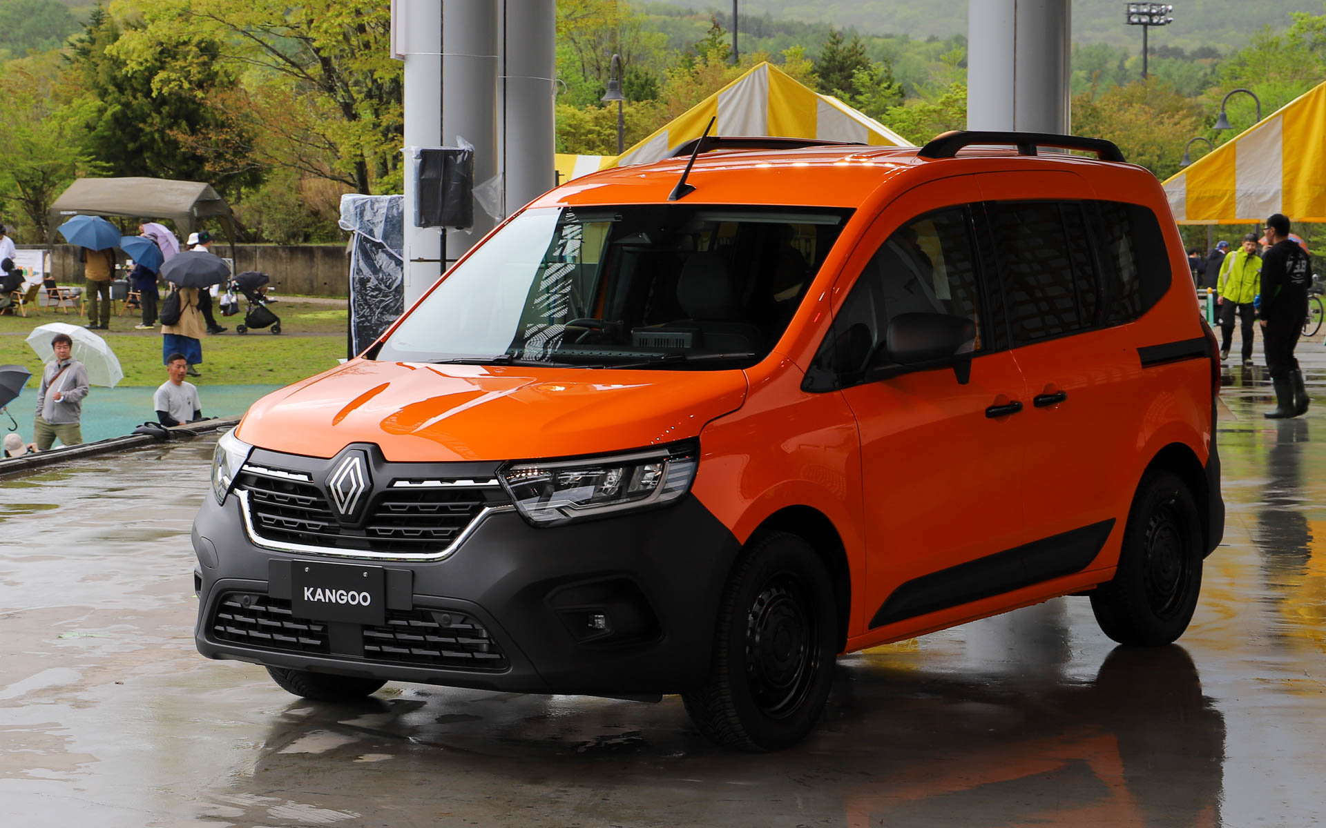 限定車のカングー クルール ディーゼル