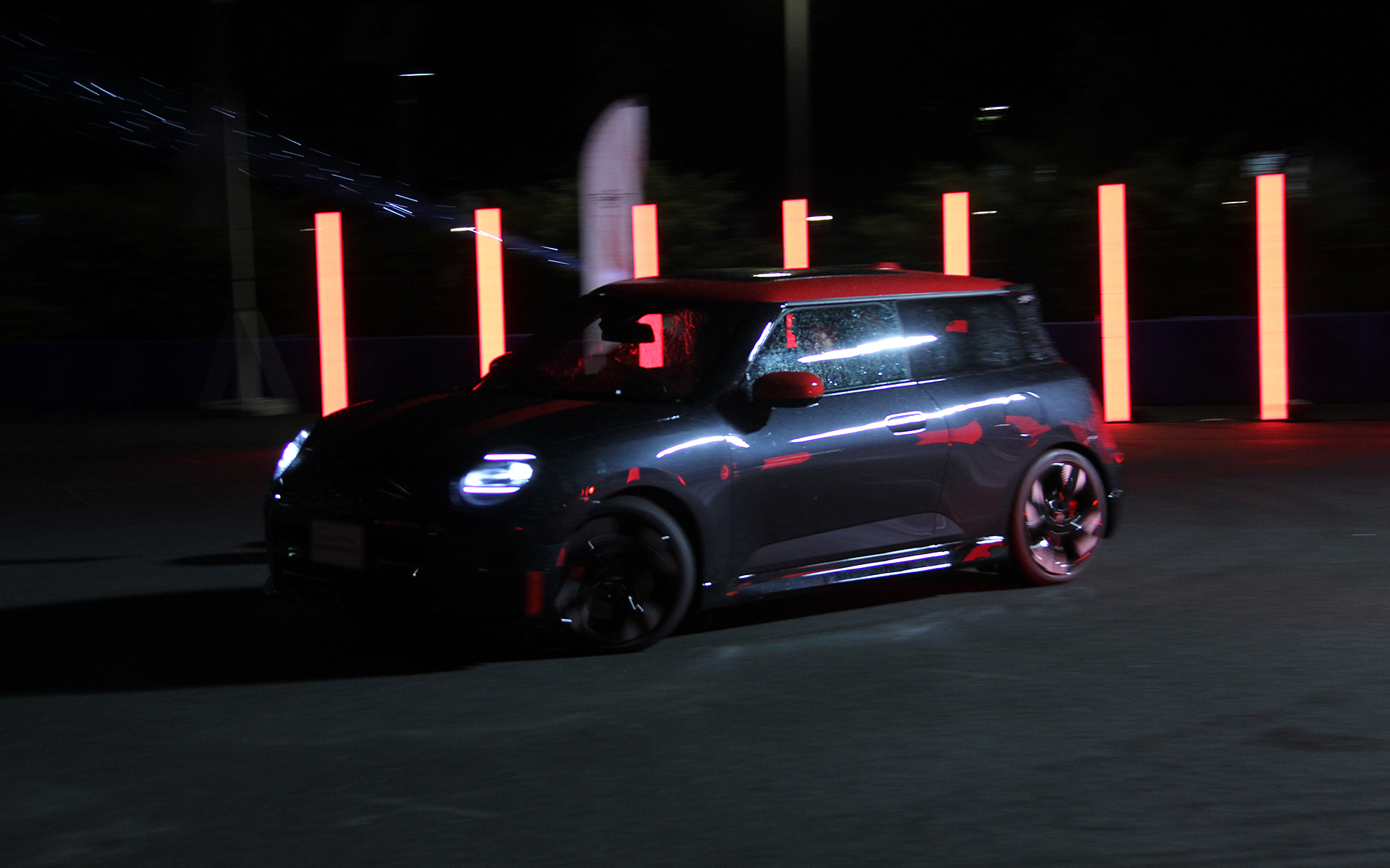 ナイトセッションでJCWモデルの性能を体感できた