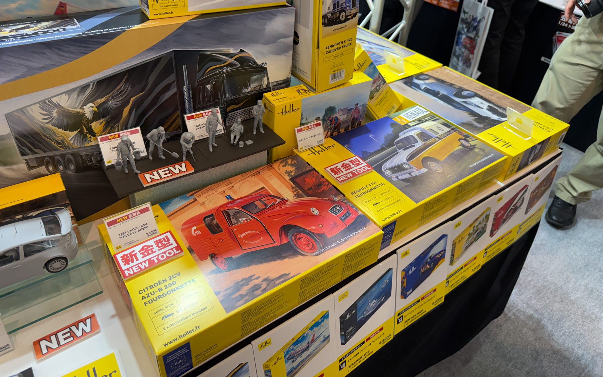 海外製のプラモデルなどもある、静岡のプラモデル・模型メーカーのプラッツのブース