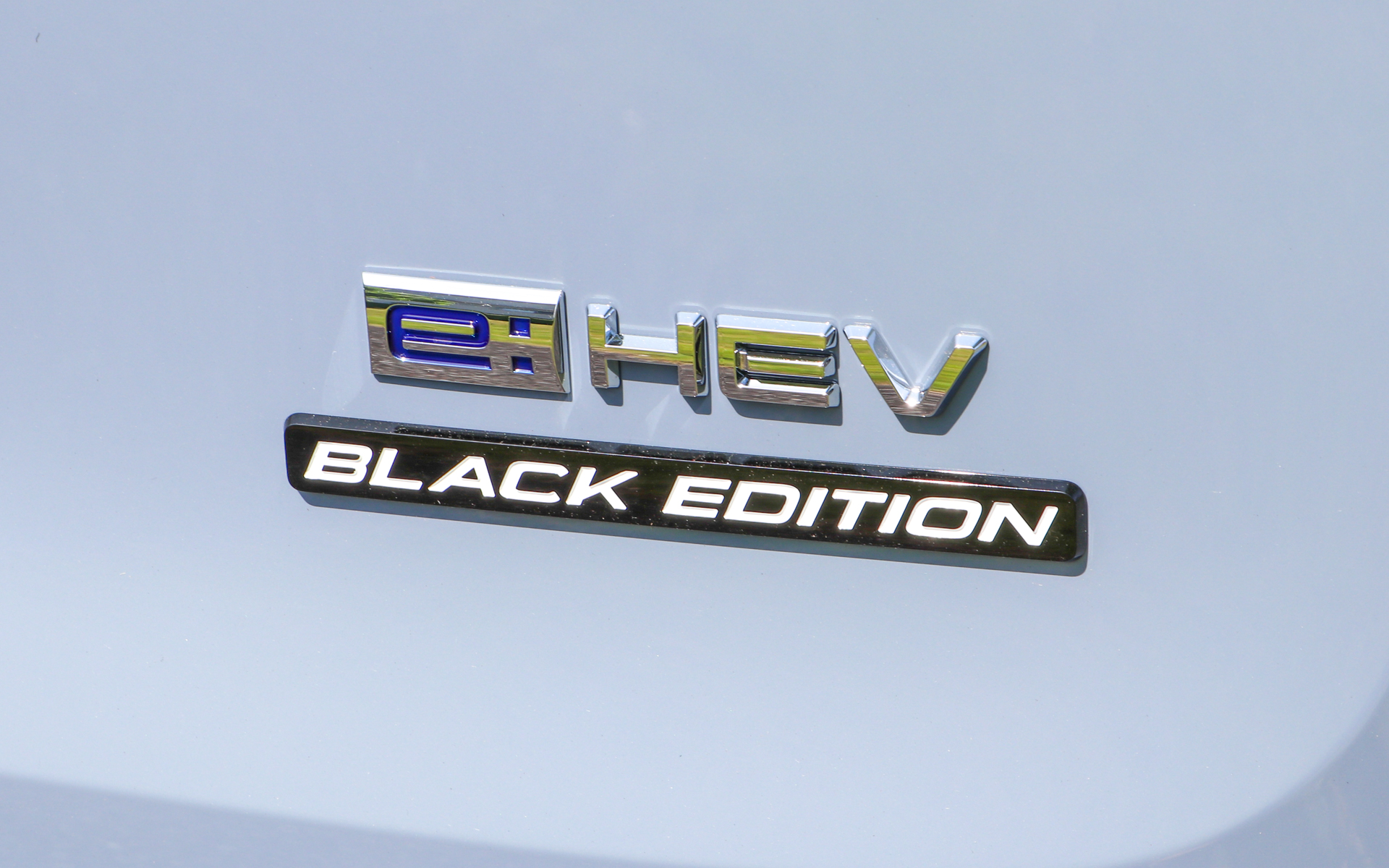 「BLACK EDITION」専用エンブレム（テールゲート）