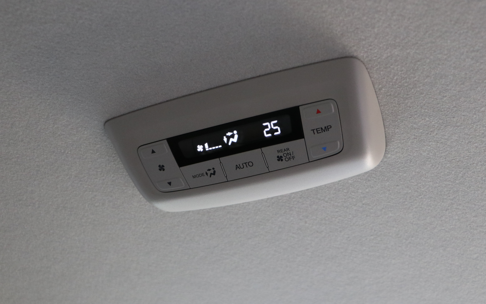 トリプルソーンコントロール・フルオートエアコンディショナー