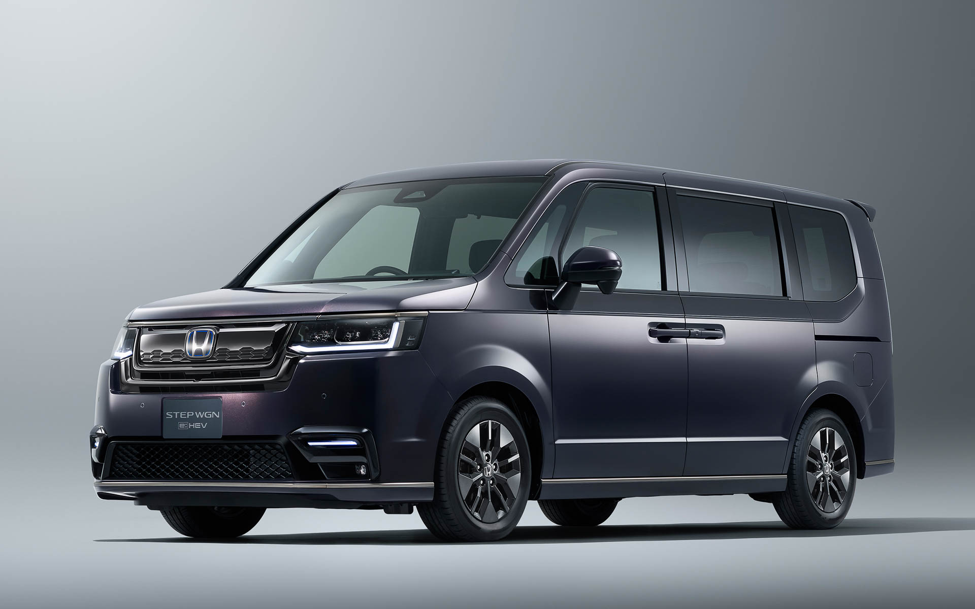 ステップ ワゴン スパーダ プレミアムライン 純正アクセサリー装着イメージ