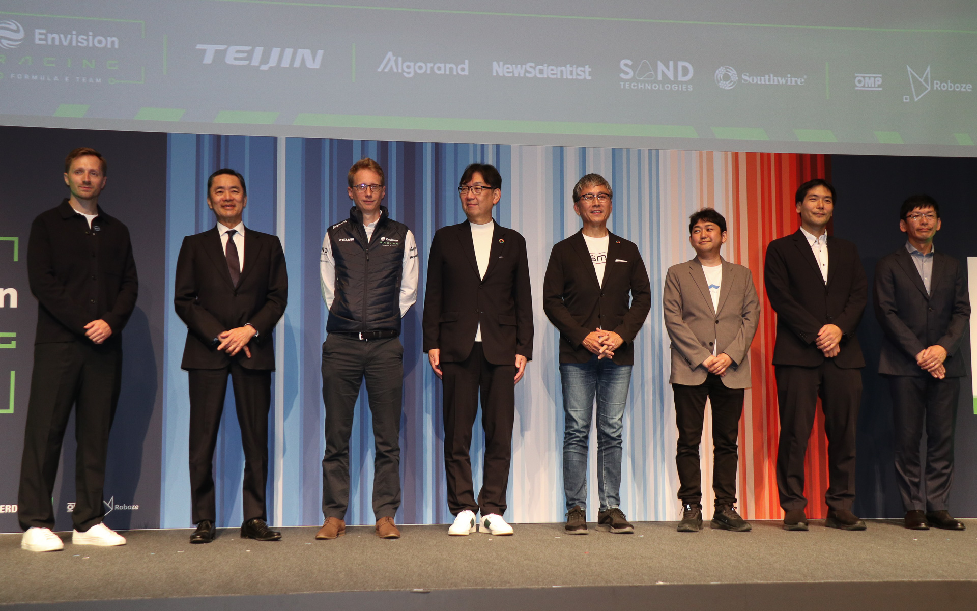 「RACE AGAINST CLIMATE CHANGE TOKYO」の登壇者によるフォトセッション