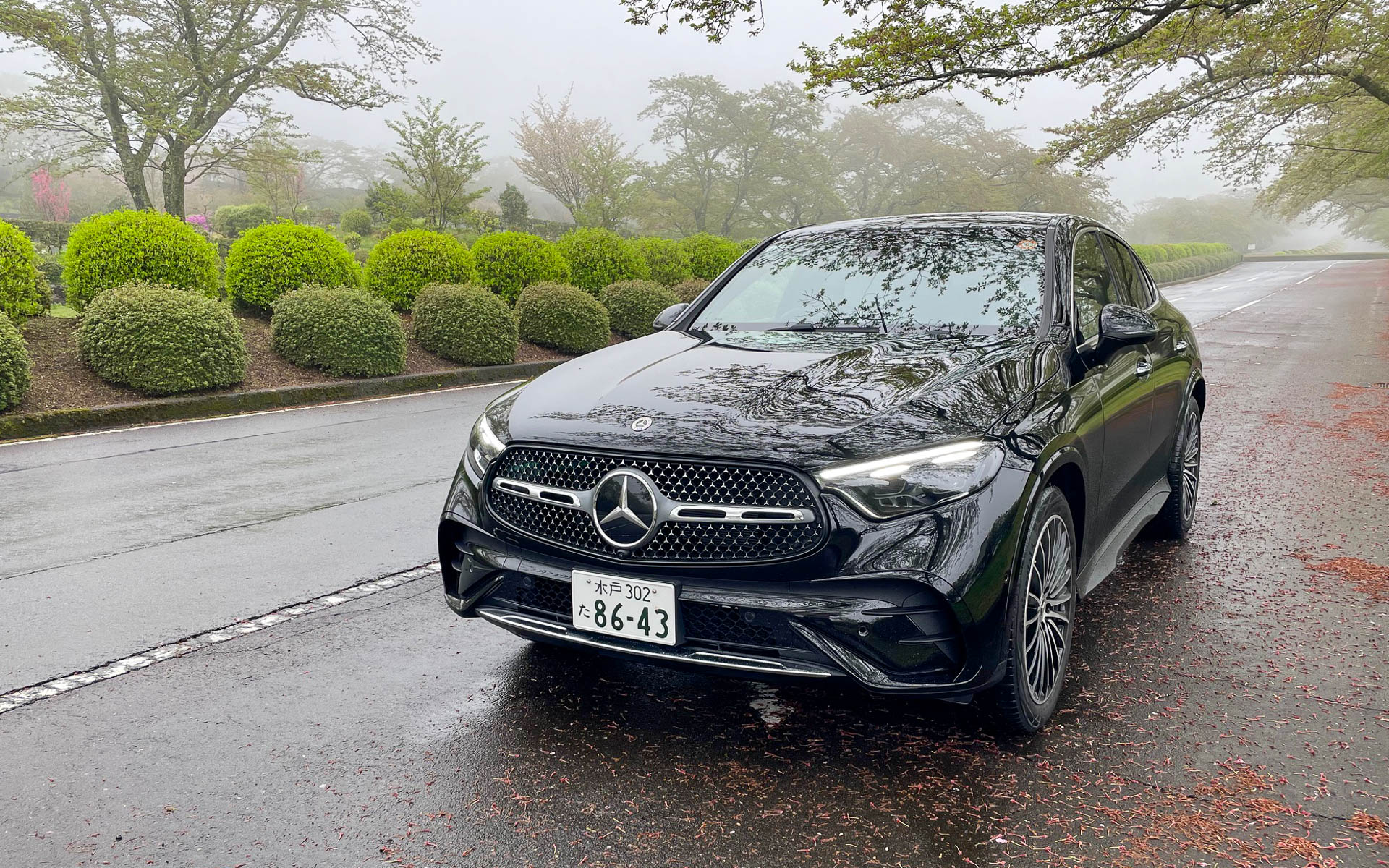 GLC。ベースグレードになるCORE。基本装備は共通で安全装備に手ぬかりはない