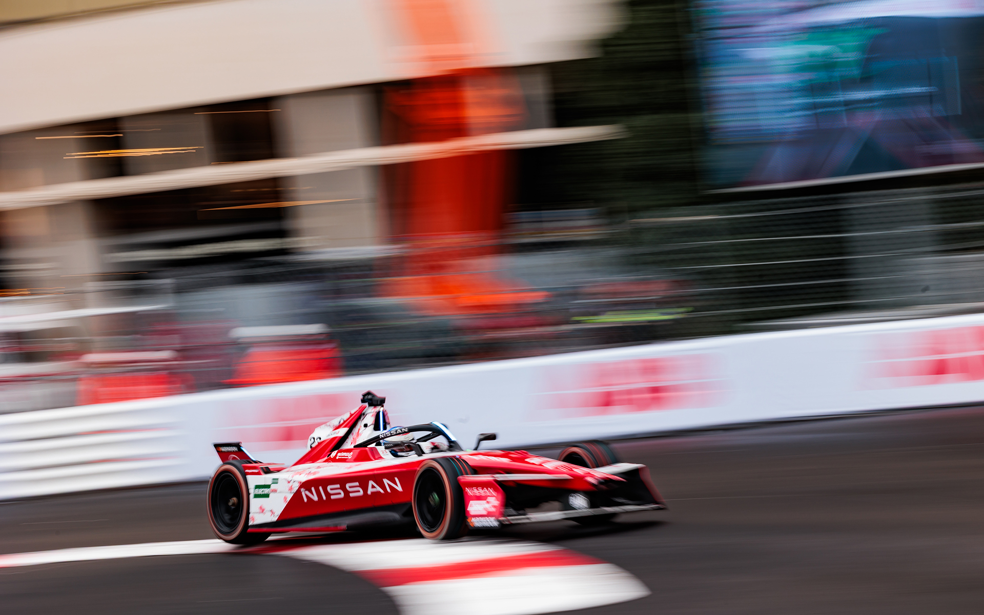 第8戦/第9戦のダブルヘッダーとなるフォーミュラE東京大会「Tokyo E-Prix」。日産フォーミュラEチームはホームレースに挑む。いずれも15時5分よりレーススタート予定