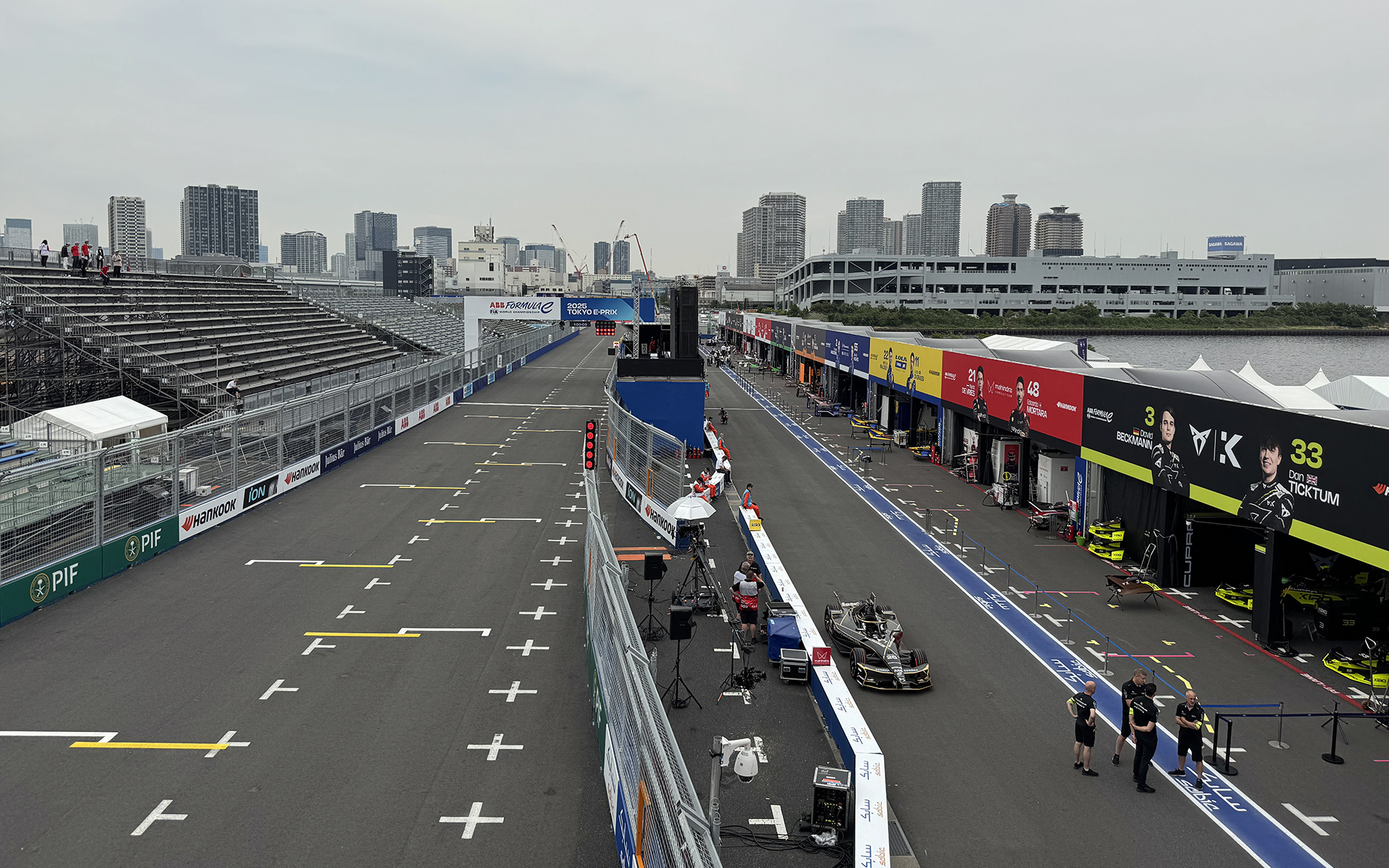 5月16日の会場のようす。16時からフリー走行が行なわれた