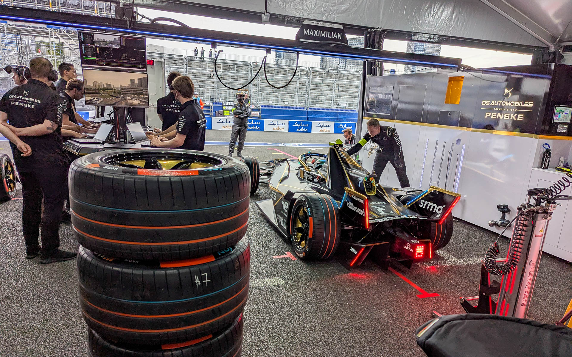 ABB FIAフォーミュラE世界選手権のシーズン11 第8戦・第9戦「東京E-Prix」は5月17日～18日に開催。17日10時20分から予選が行なわれ、決勝レースは両日ともに15時5分から開始となる