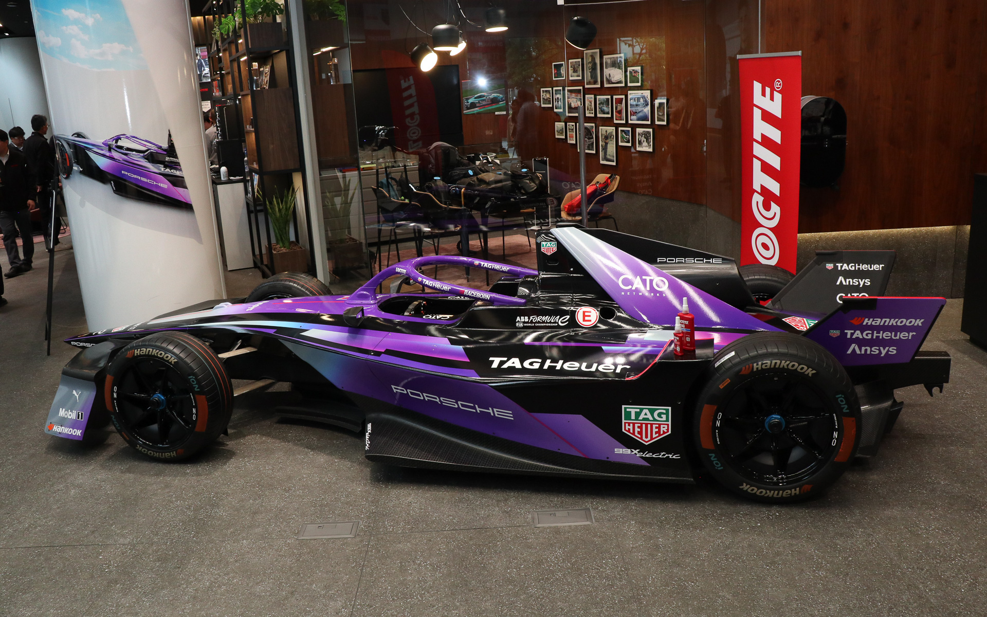 フォーミュラE最新世代のGEN3 Evo車両を再現している