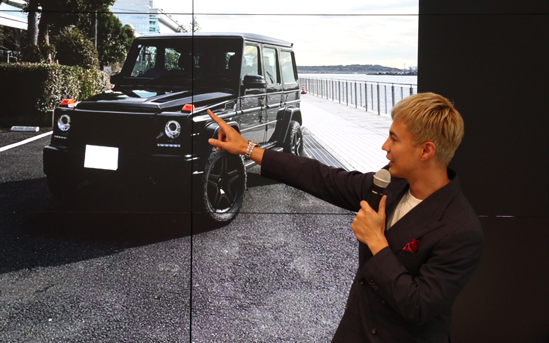 現在の愛車である2代目Gクラスに込めたこだわりを語るユージさん