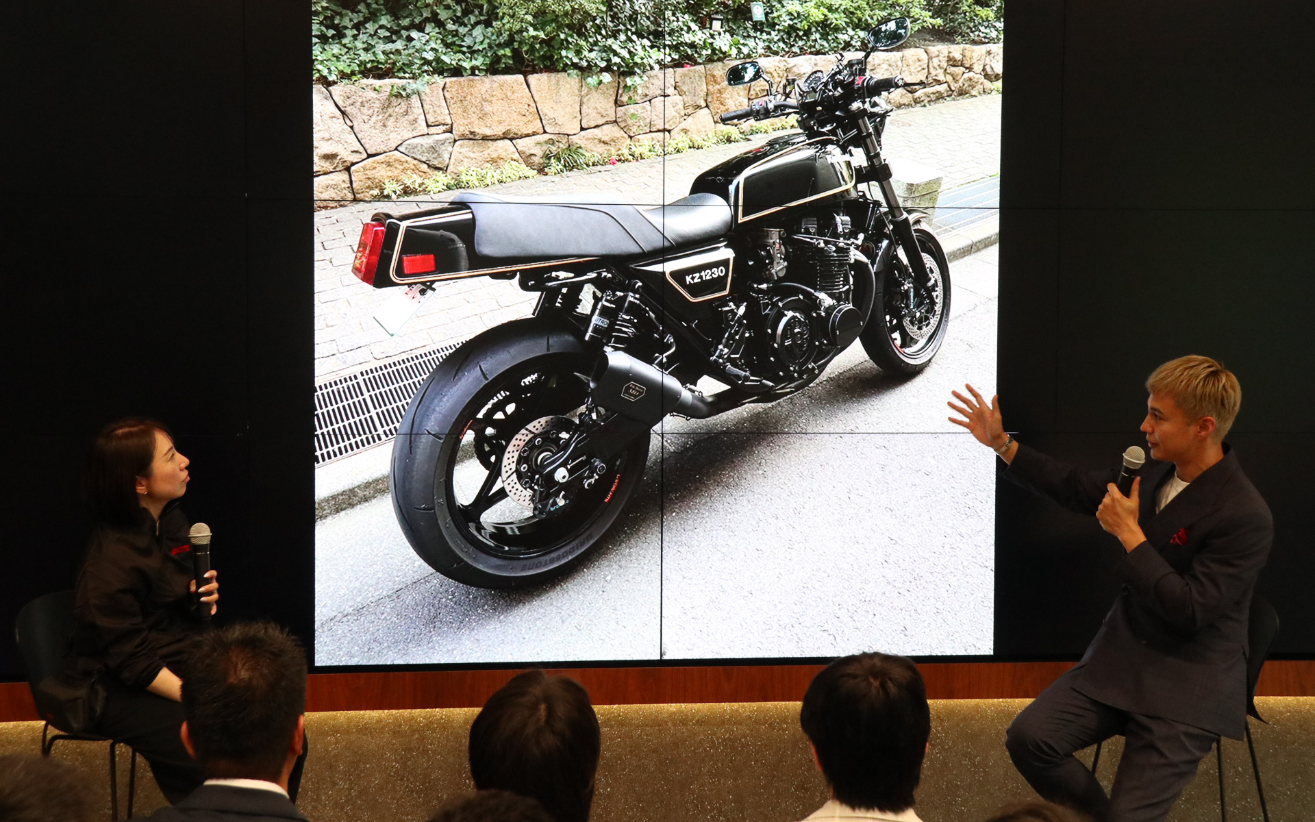 バイクも好きということで所有しているカワサキ「Z1000 MKII」。前期と後期でデザインが異なり、自身では前期デザインの方が好みだったが、後期の生産時期が奥さんの産まれた年と同じという理由から後期モデルを手に入れたとのこと