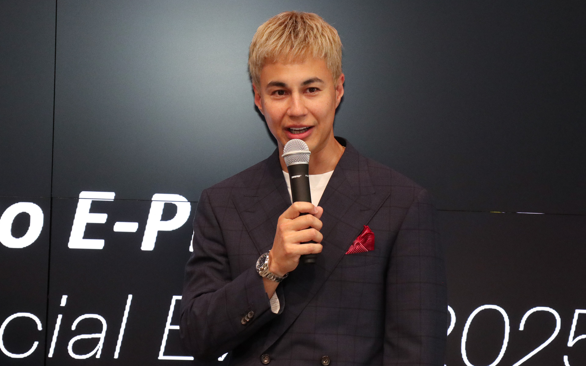 接着剤が思ってもいないようなところに使われていることを知って勉強になったと感想を語ったユージさん