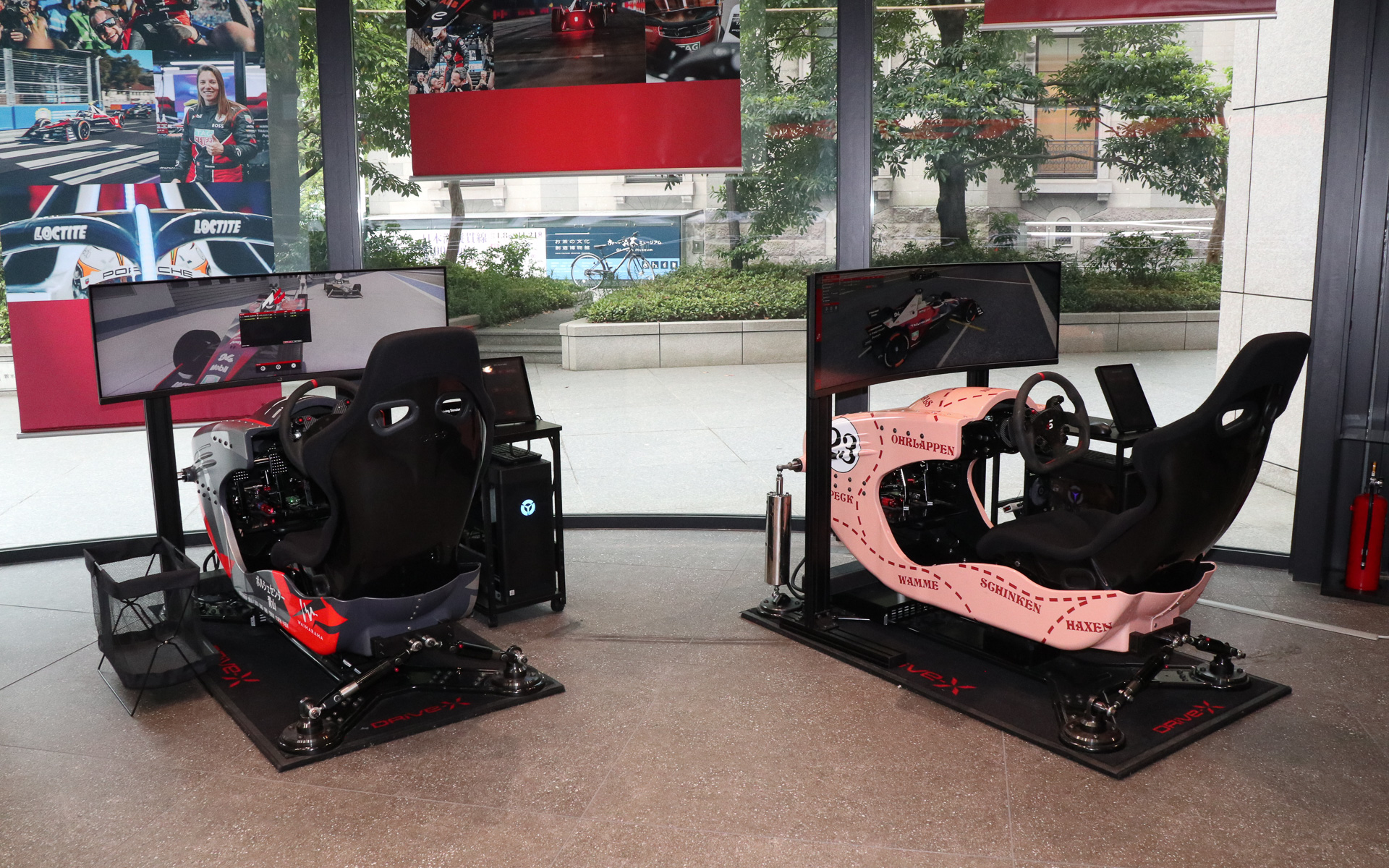 2台のドライブシミュレーターが用意された