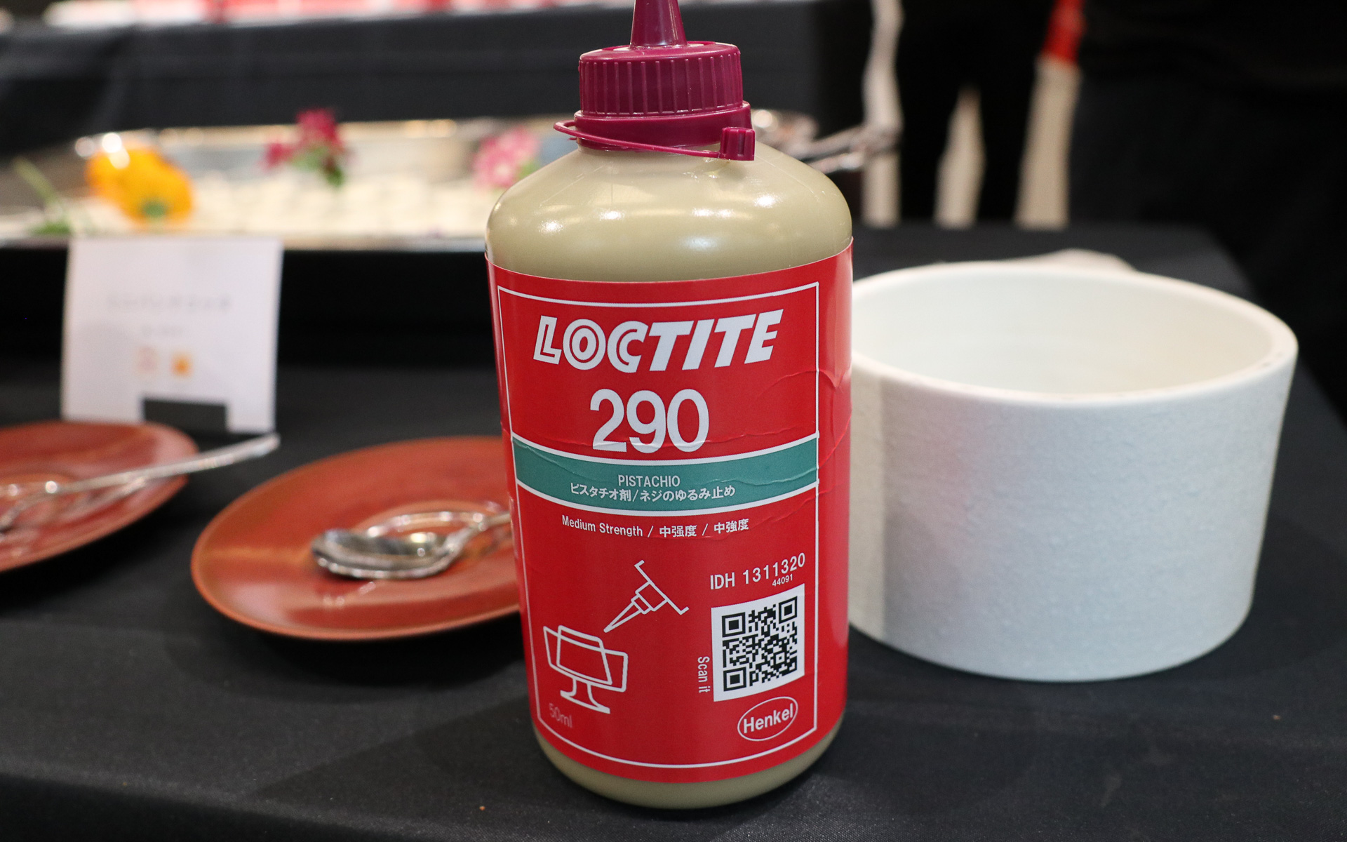 製品パッケージのイメージを忠実に模したステッカーも用意された