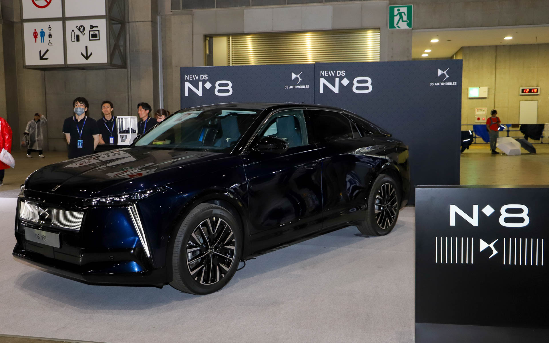 フォーミュラE東京大会の会場でDSオートモビルの新型EV「DS N°8」日本初公開