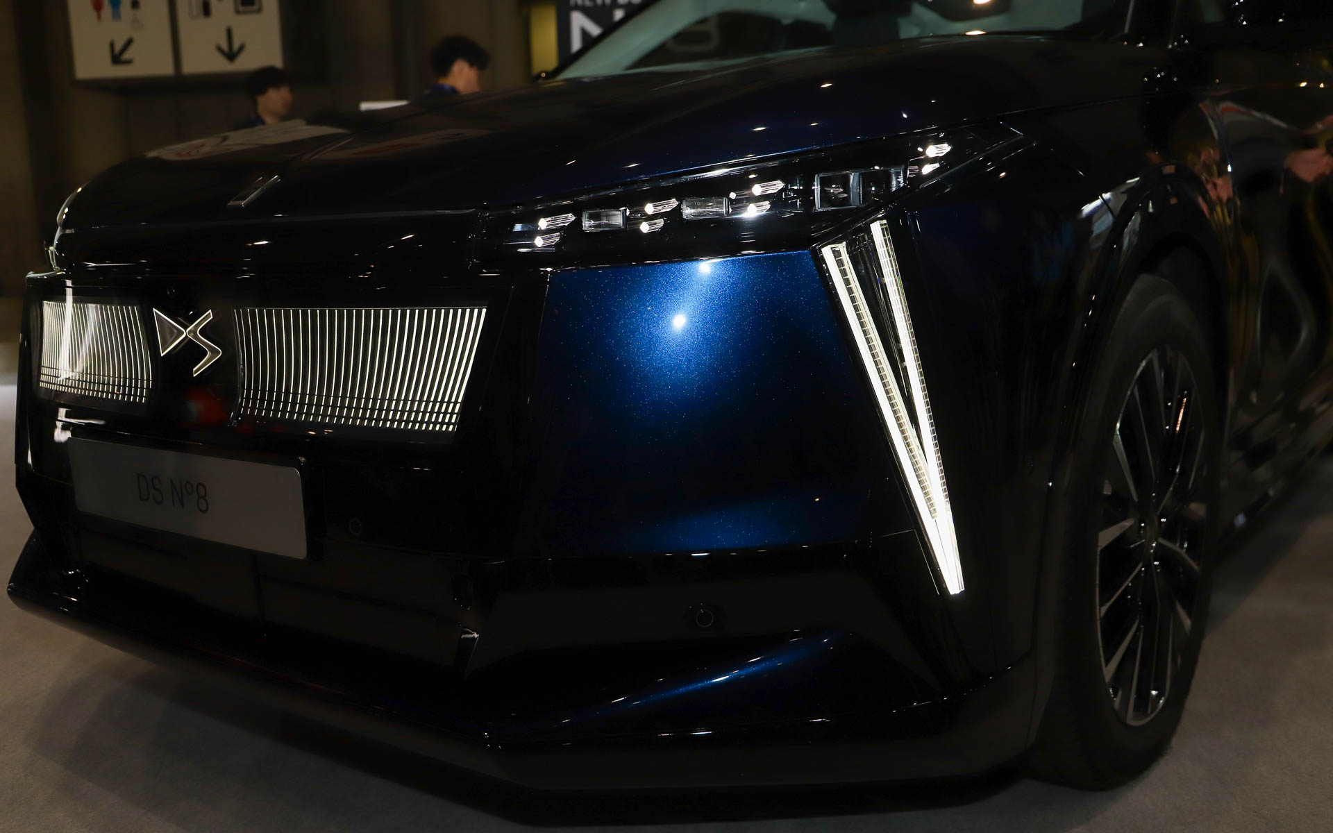 特徴的なフロントグリル