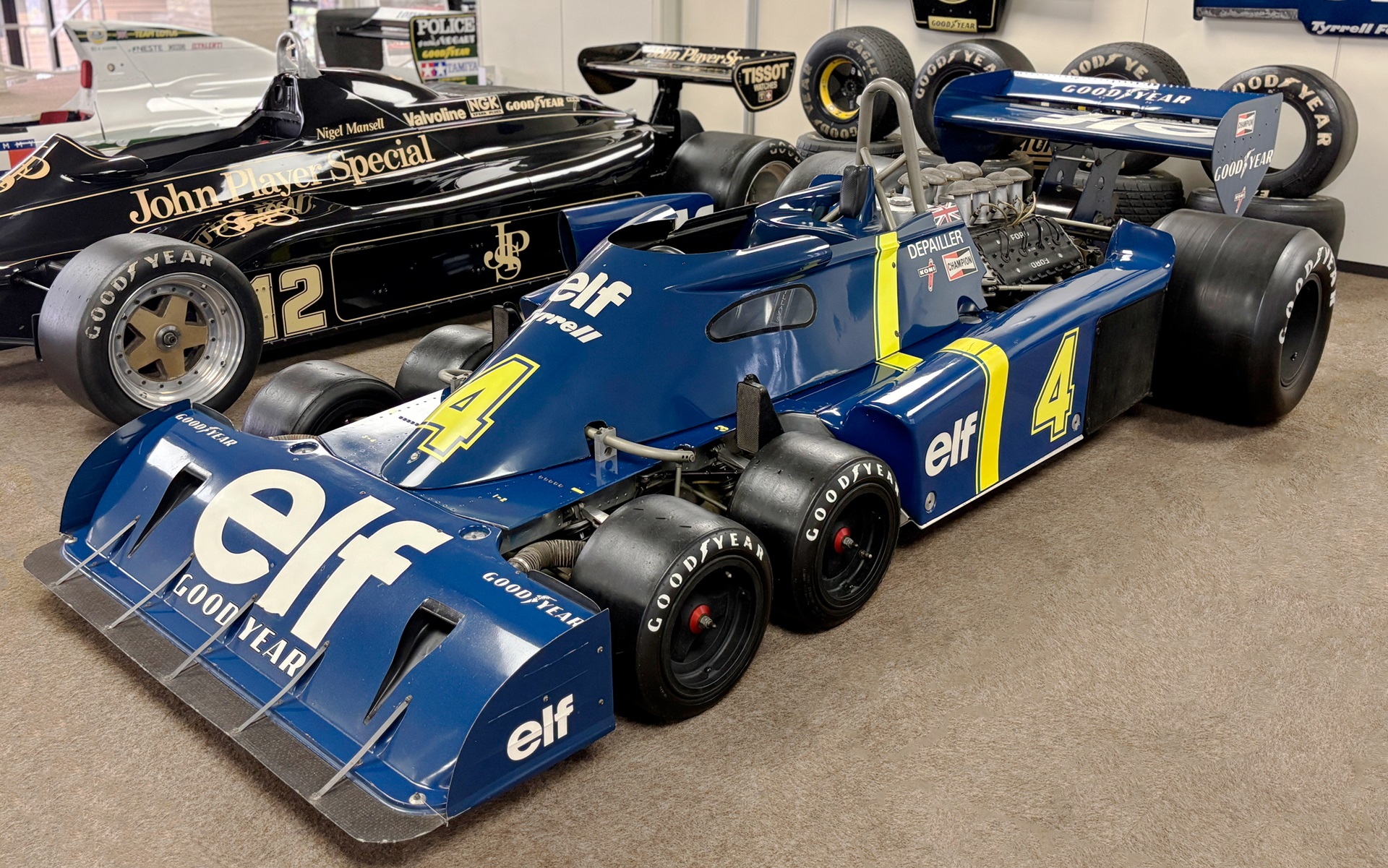 1976年のF1世界選手権で登場した前輪4輪・後輪2輪のF1マシン「タイレルP34」