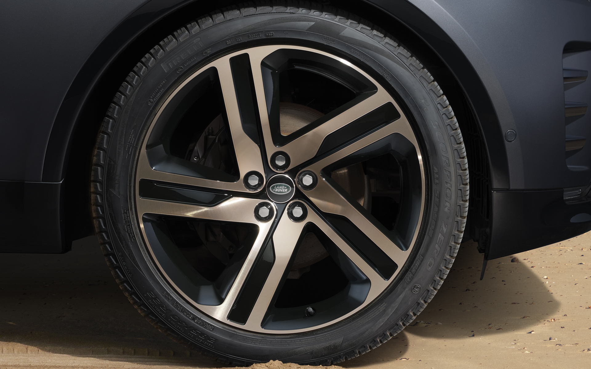 22インチ“スタイル5124”アロイホイール（グロスブラック＆カッパーティンテッドラッカー、ダイヤモンドターンドフィニッシュ）