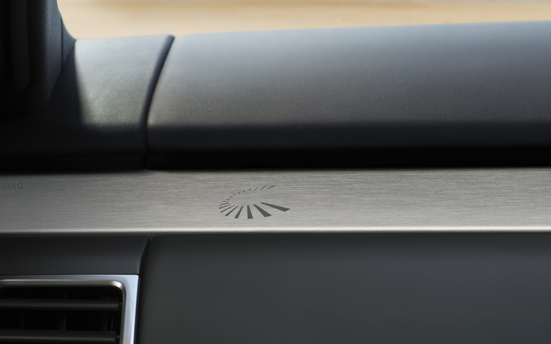 「TEMPEST」専用グラフィックが、ドアピラー、トレッドプレート、インテリアフィニッシャー、パドルランプに入る