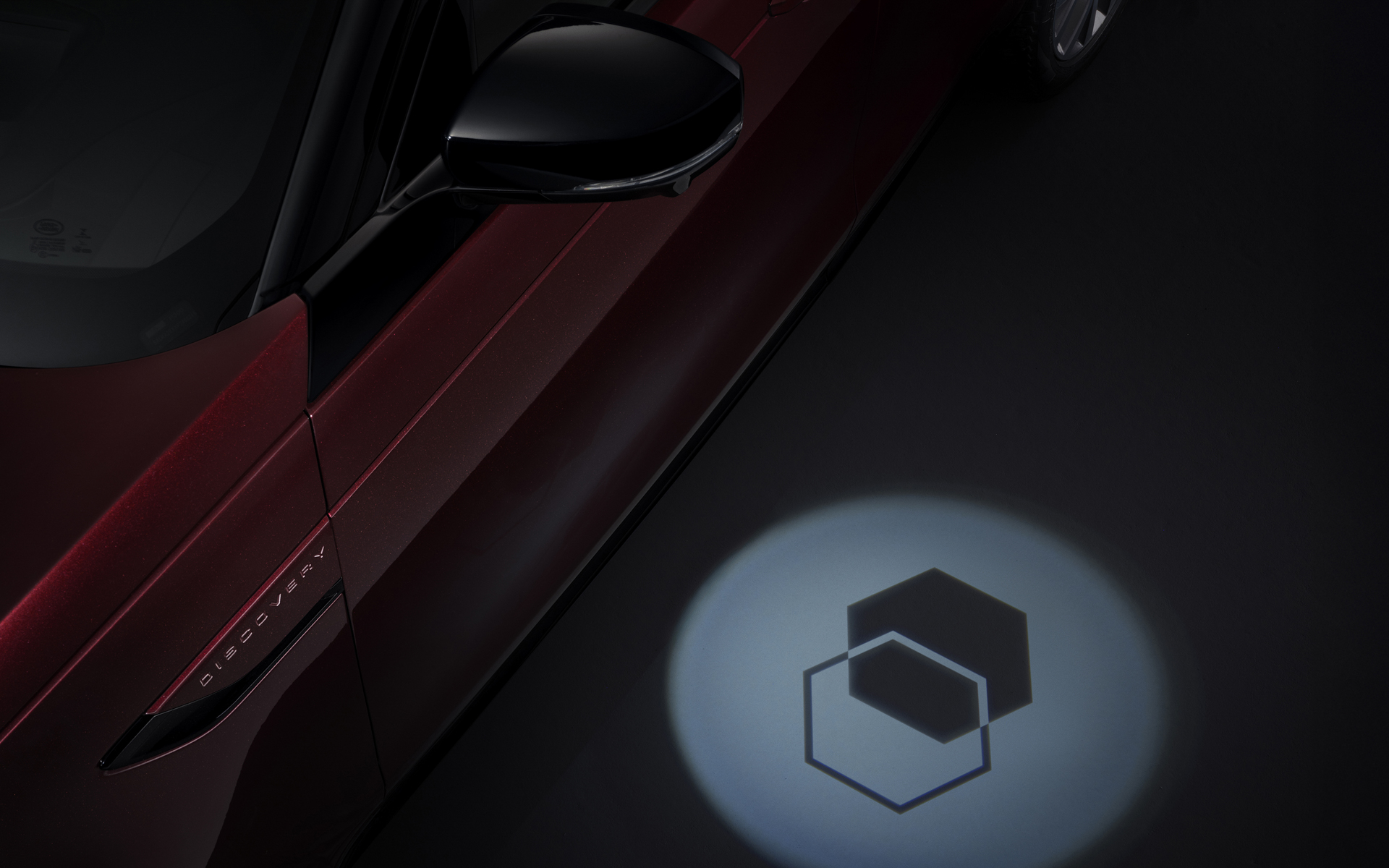 六角形を組み合わせた「GEMINI」専用グラフィックが各所にちりばめられている