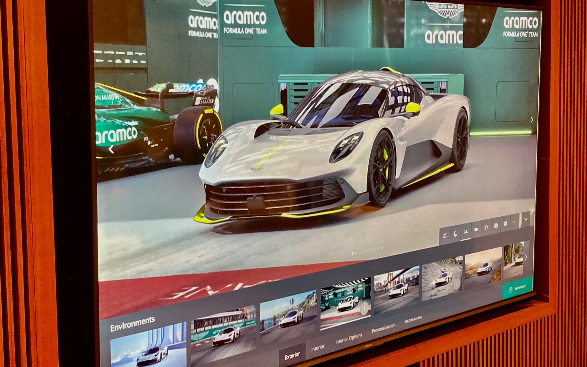 完成した車両をさまざまなシチュエーションに配置できる