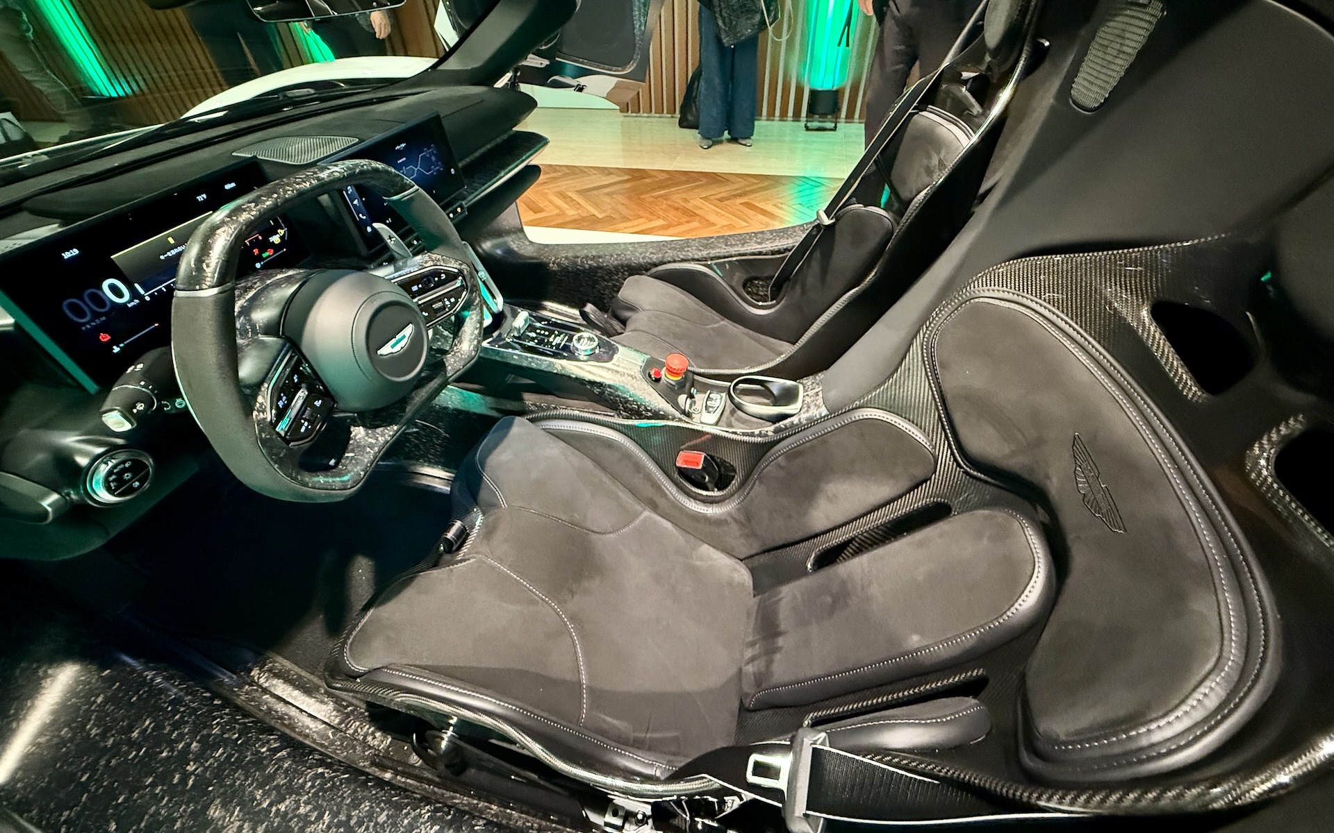 「ヴァルハラ」最終プロトタイプのコクピット