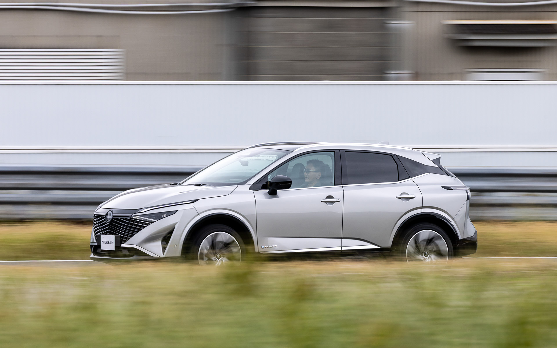 パワーステアリングのフィーリングまでも変わった印象を受けた