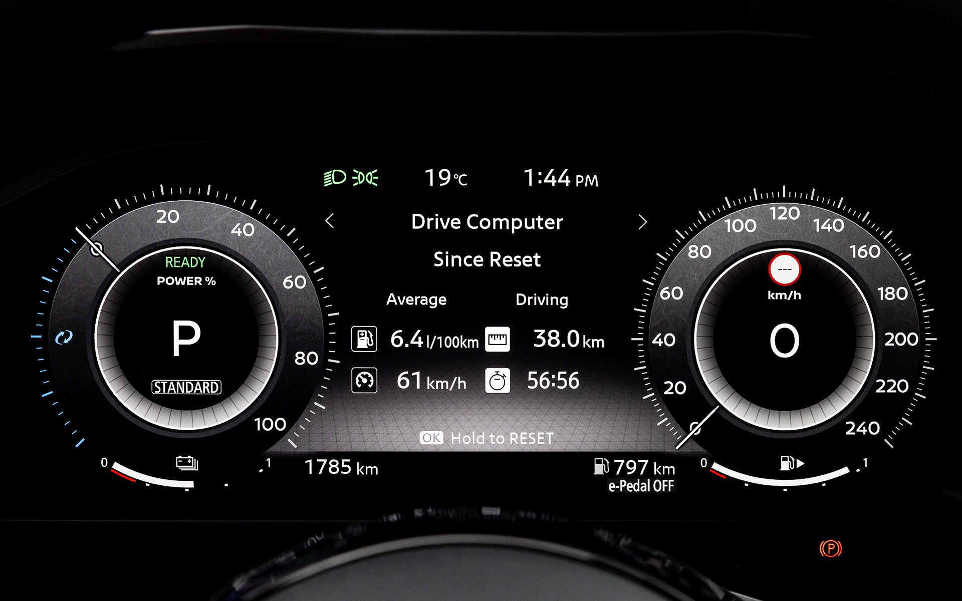 メーターまわり、シフトまわりは試乗した両モデルとも共通。ドライブモードは「SPORT」「ECO」「NORMAL」から選択可能